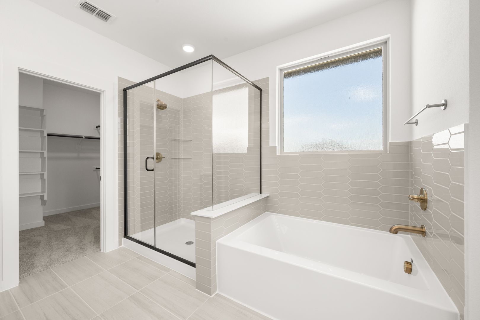 24_372 Deer Ridge- Primary Suite-4