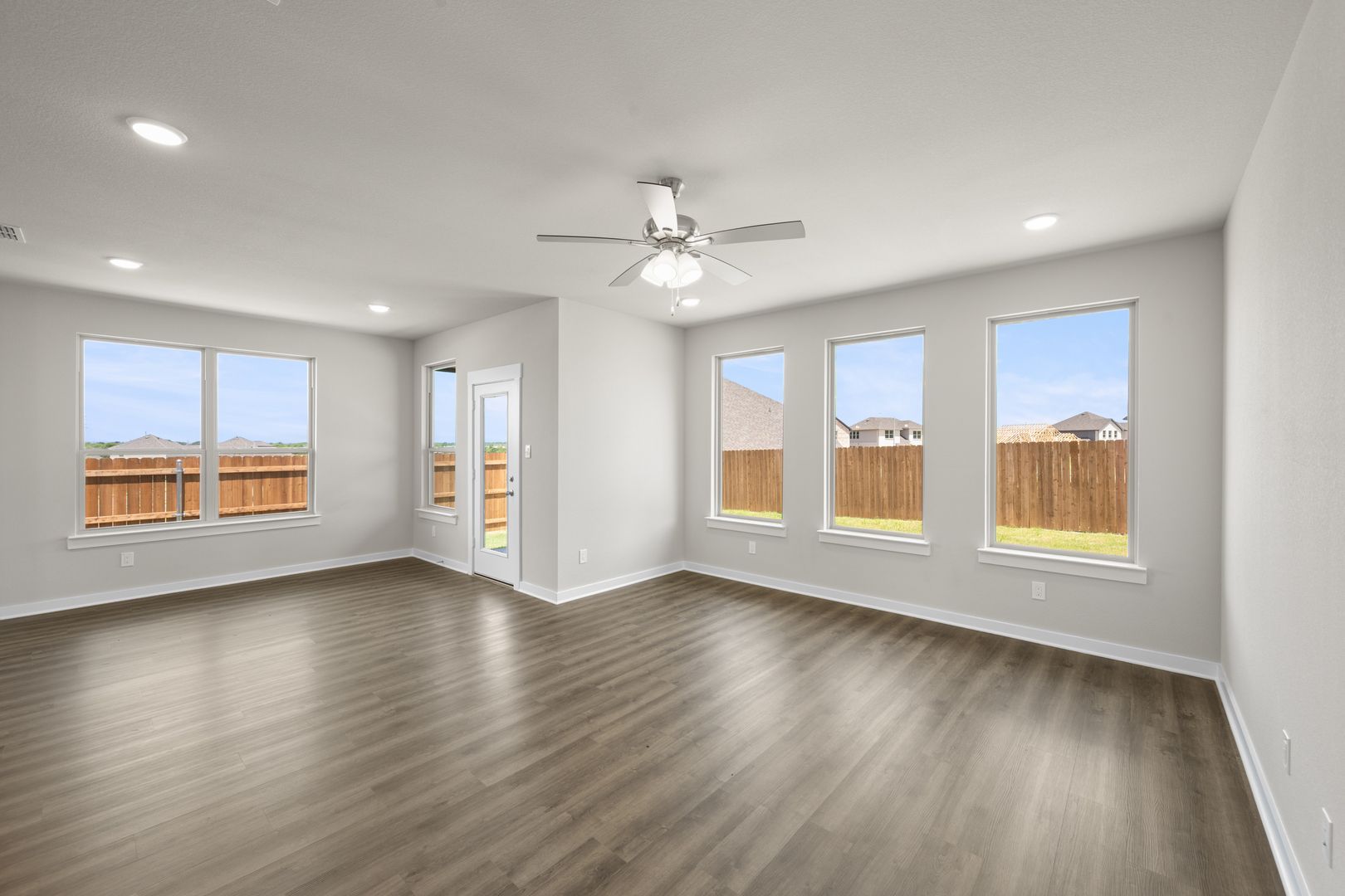 18_6928 Deadwood- Living Room-2