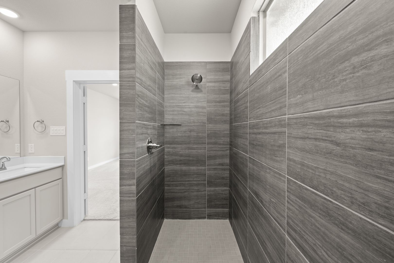 24_6928 Deadwood- Primary Suite-5