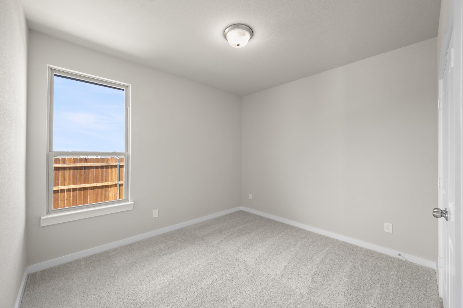 7_6928 Deadwood- Bedroom-2