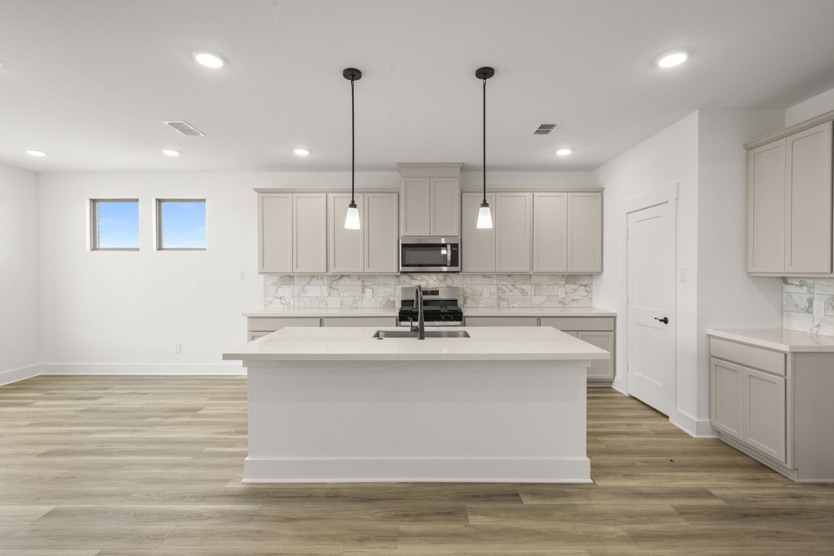 11_9116 Kansas Pacific- Kitchen-1