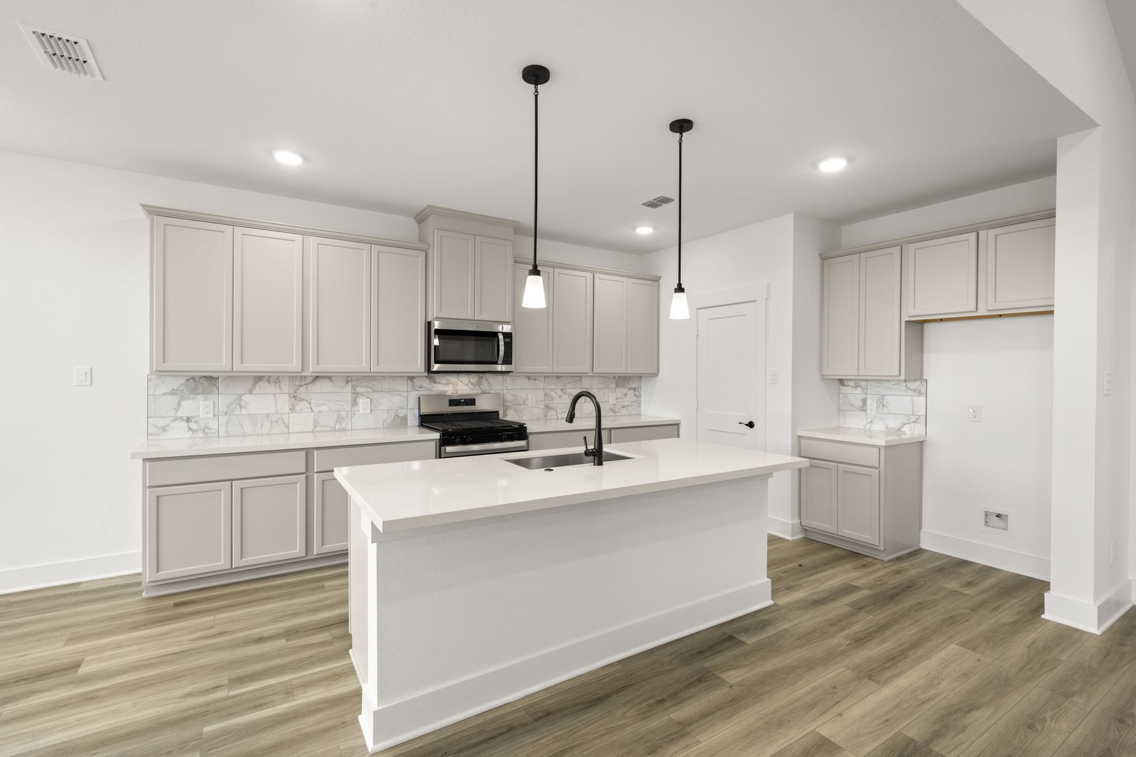 12_9116 Kansas Pacific- Kitchen-2