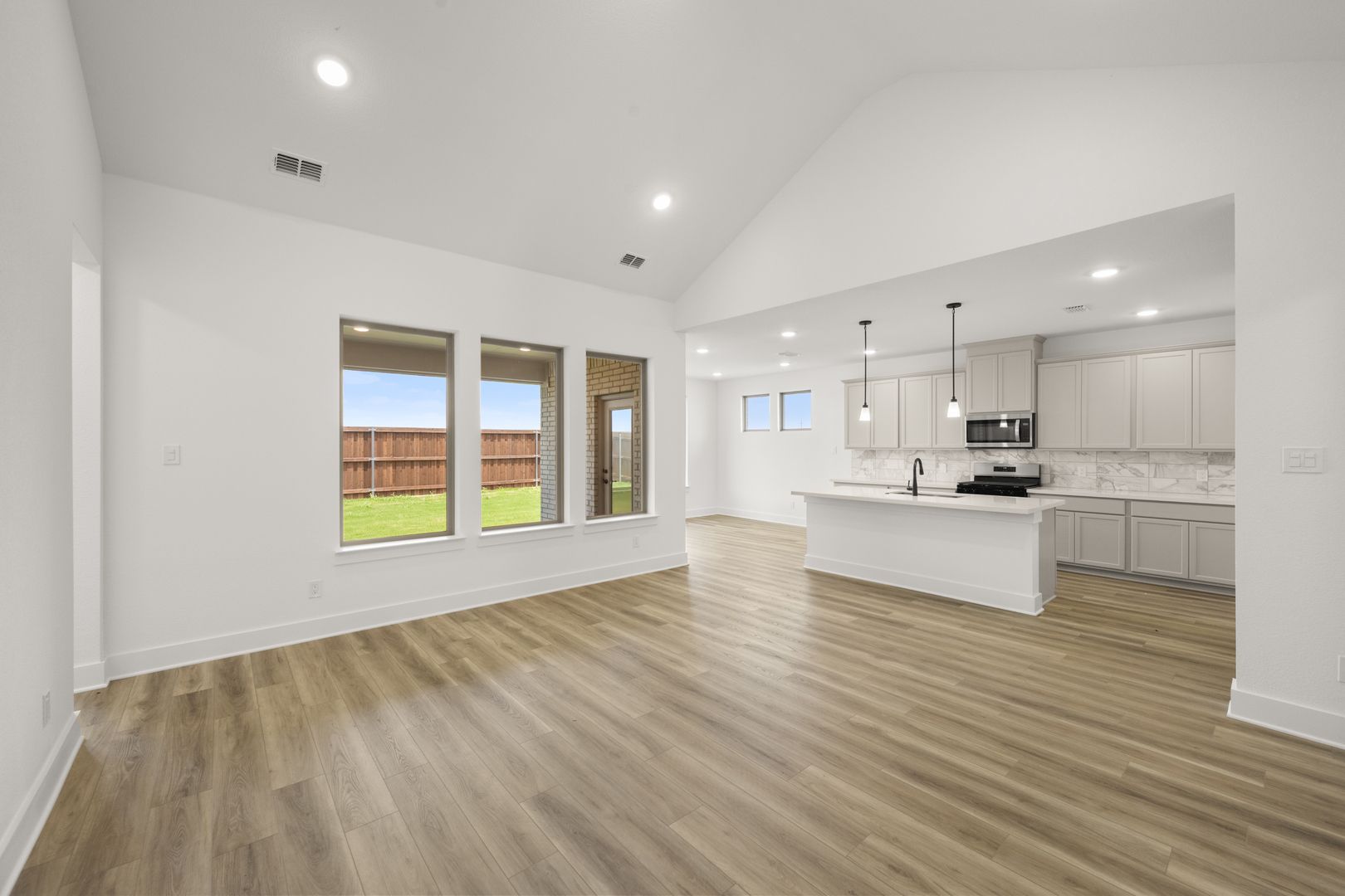 9_9116 Kansas Pacific- Living Room-1
