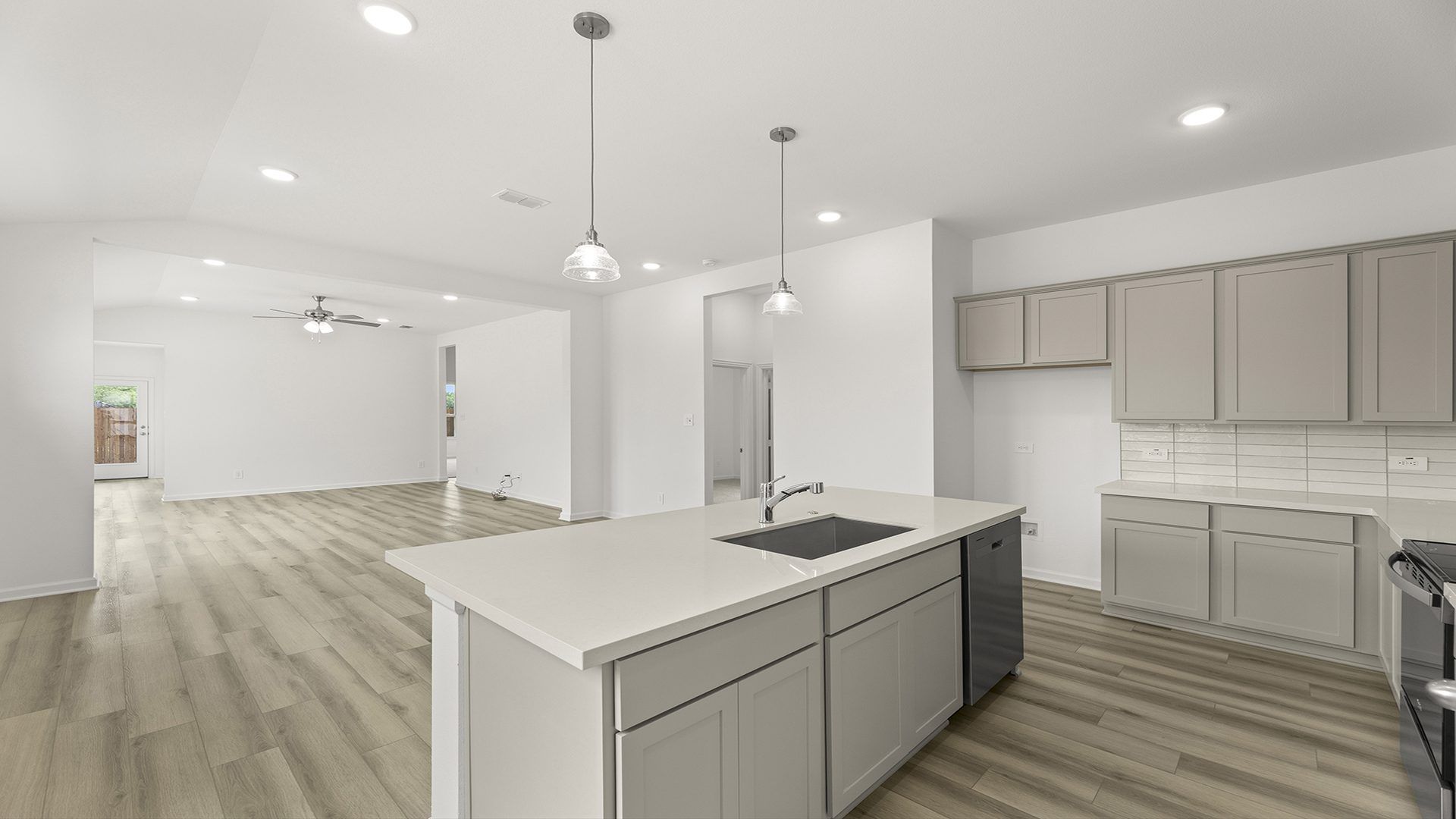 7_08. 1749 Edgeway - Kitchen (4)