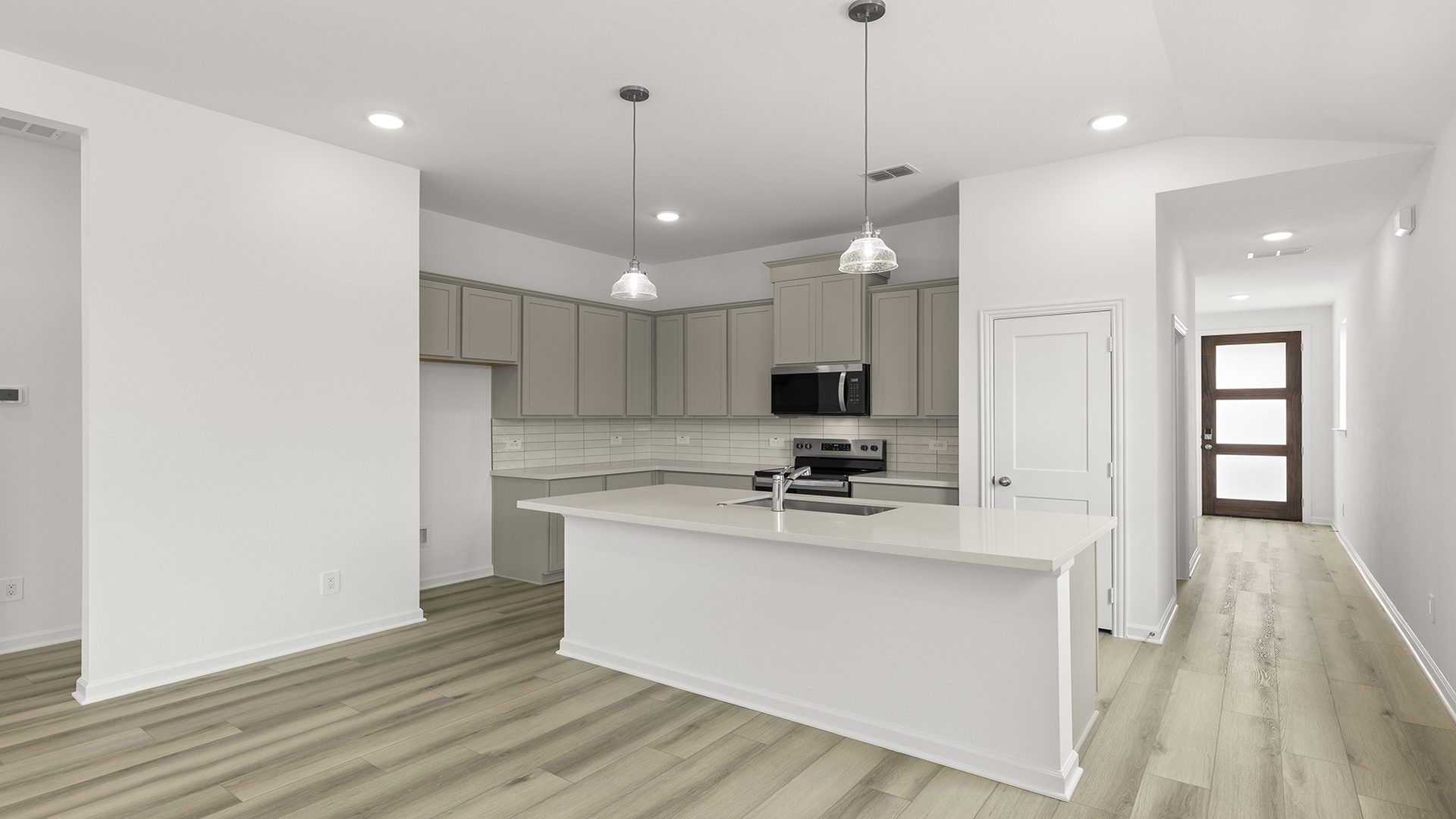 5_06. 1749 Edgeway - Kitchen (2)