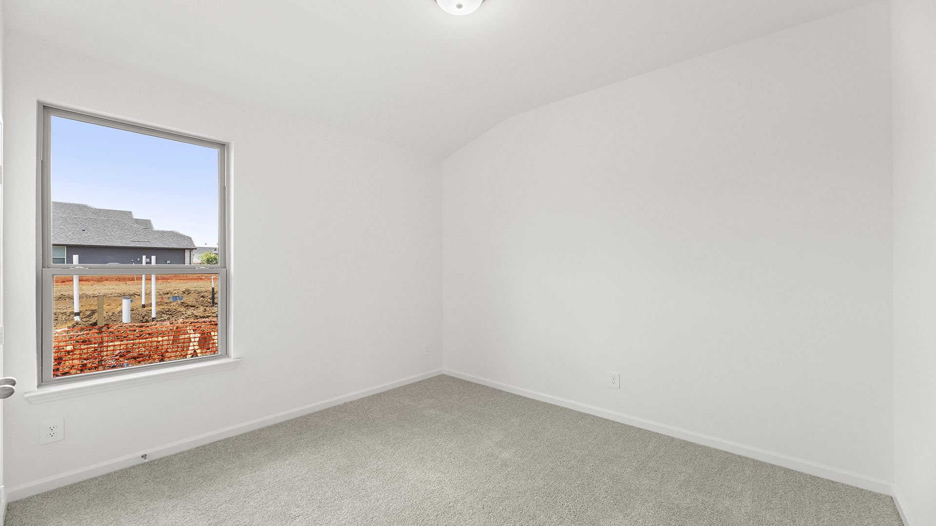 10_11. 1749 Edgeway - Bed 2