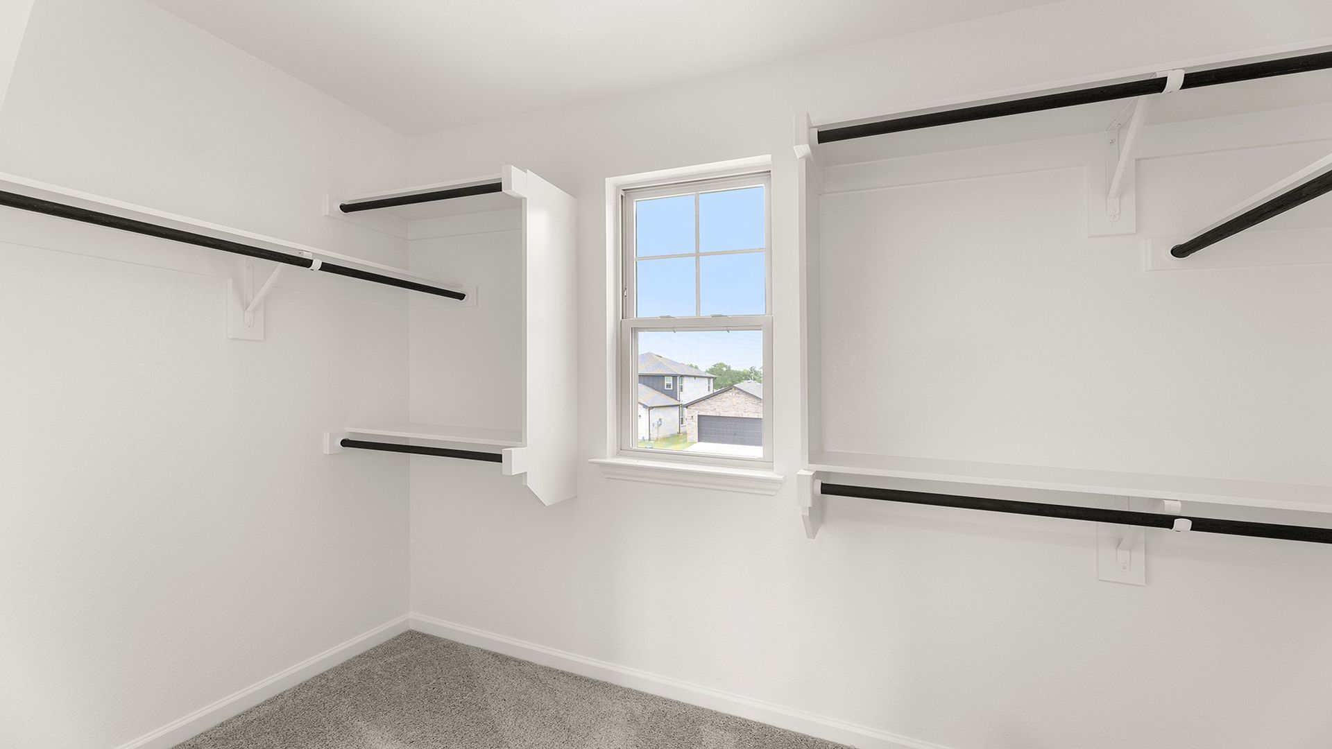 18_19. 2929 Kimberwick - Closet