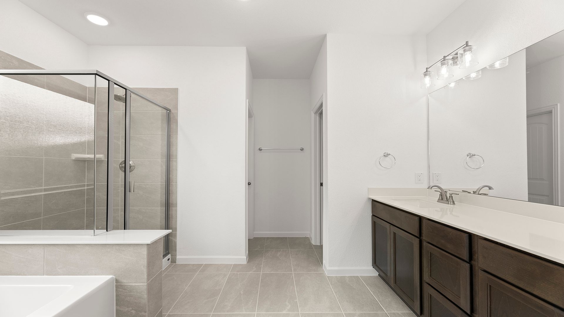 21_22. 2935 Wagoner - Bath (2)