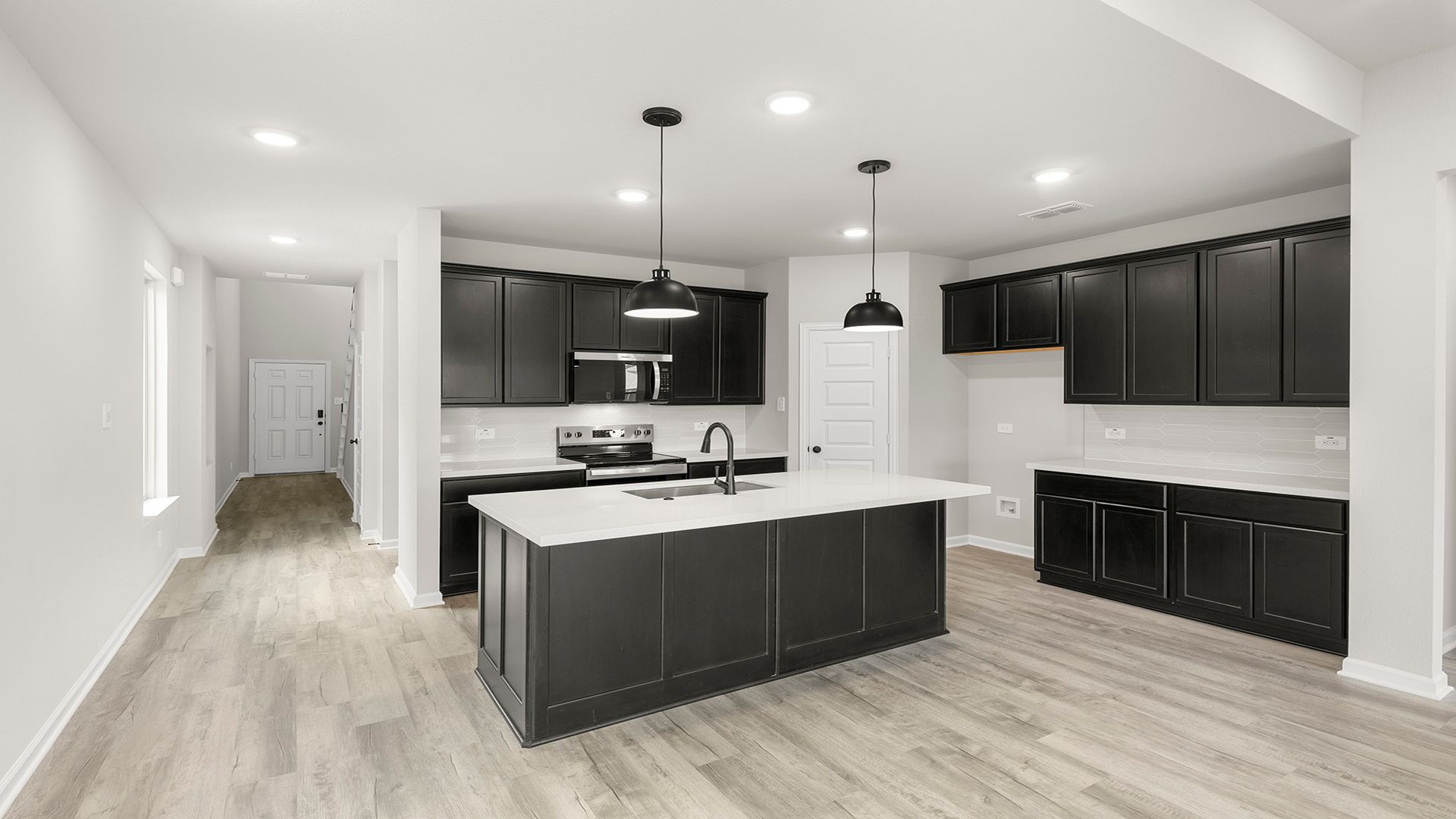 4_05. 1709 Meadow Crest - Kitchen (2)