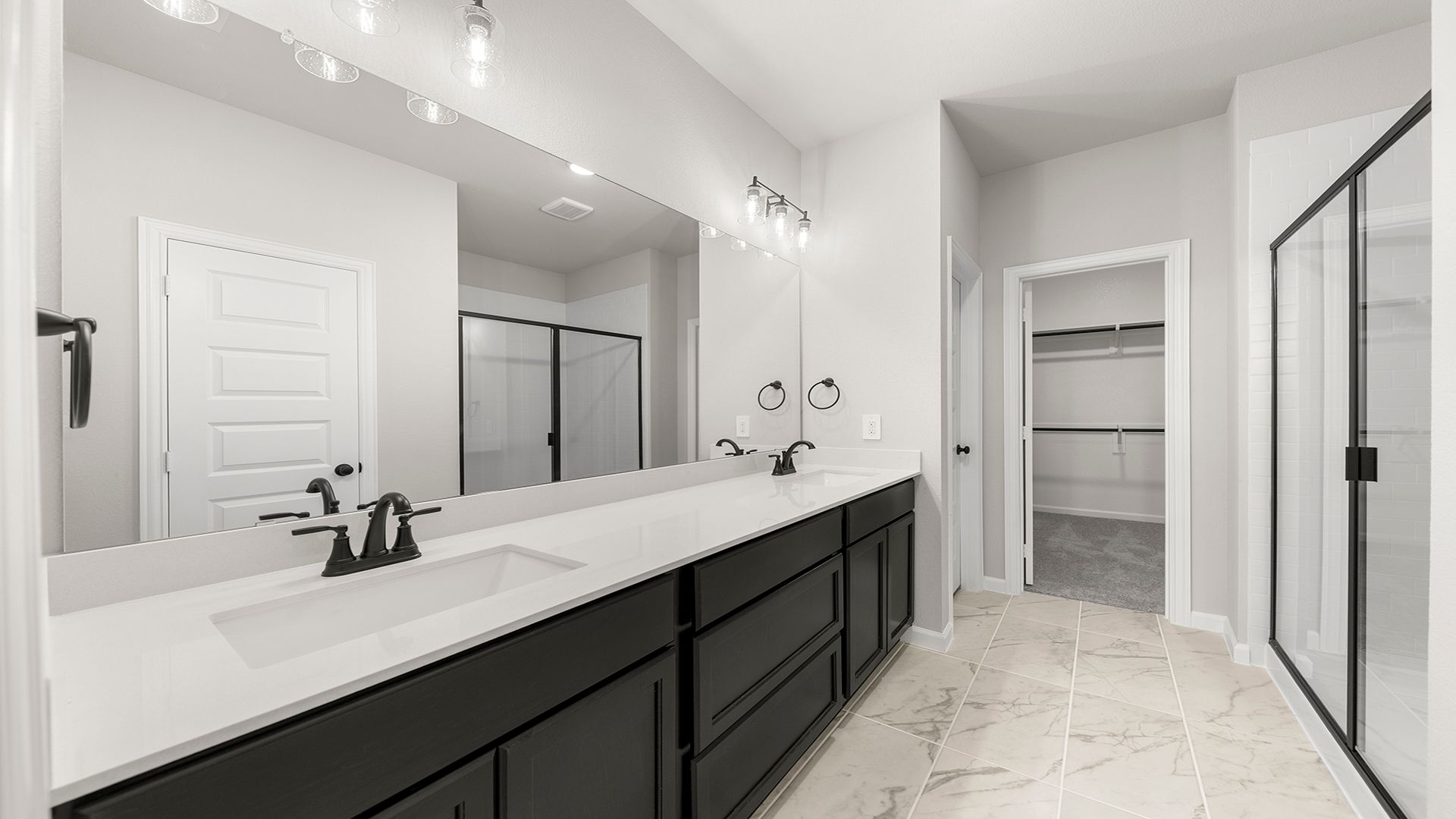 13_14. 1709 Meadow Crest - Bath (2)