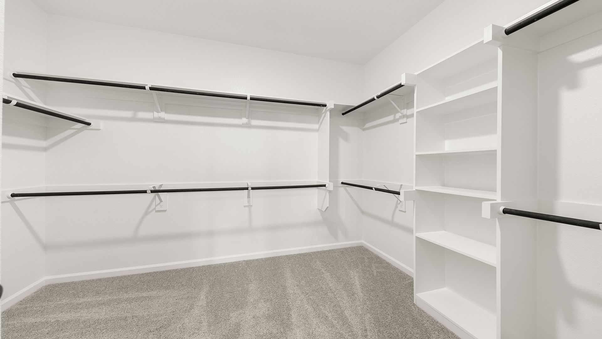 16_17. 1709 Meadow Crest - Closet