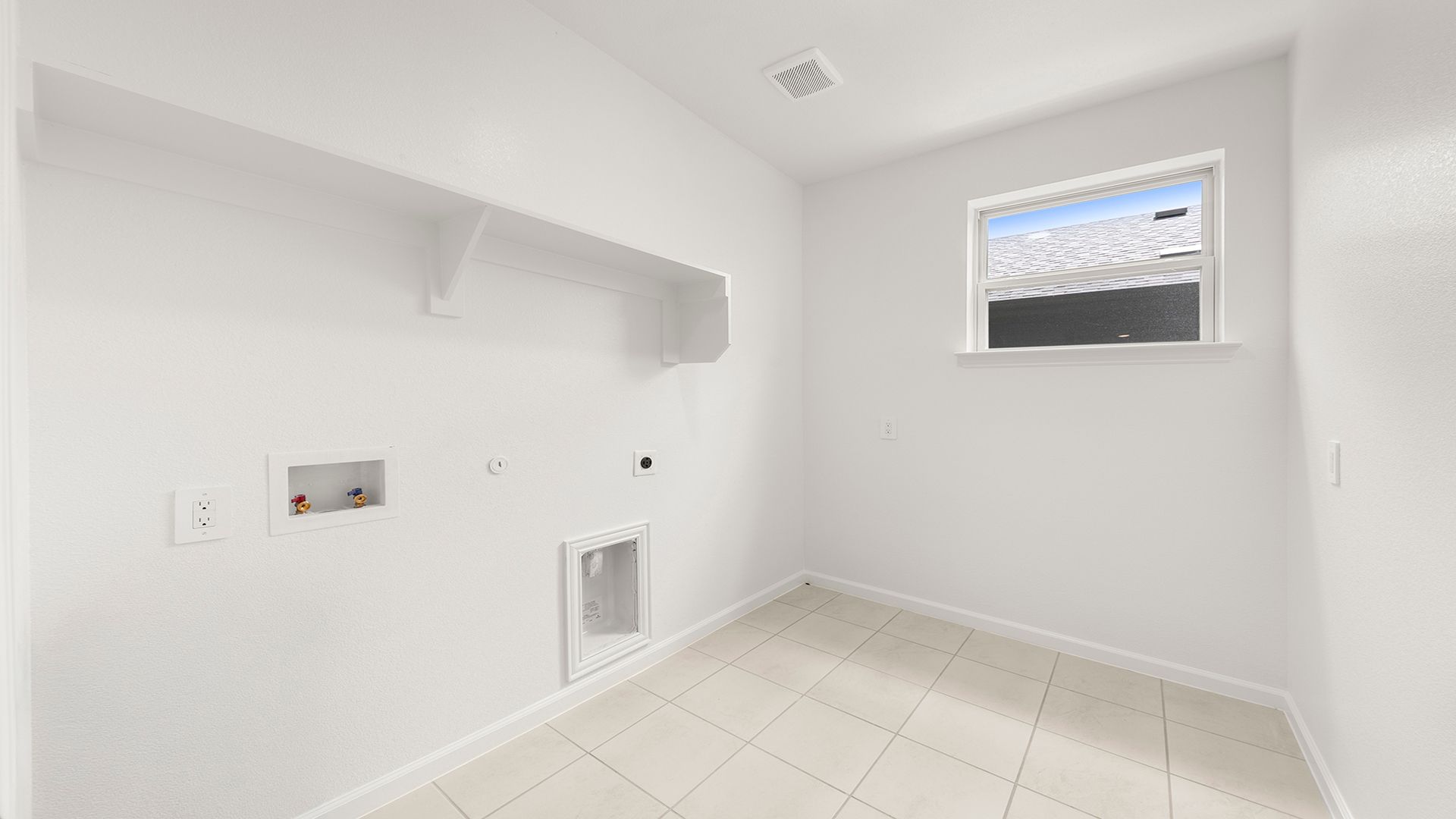 2_03. 1709 Meadow Crest - Utility
