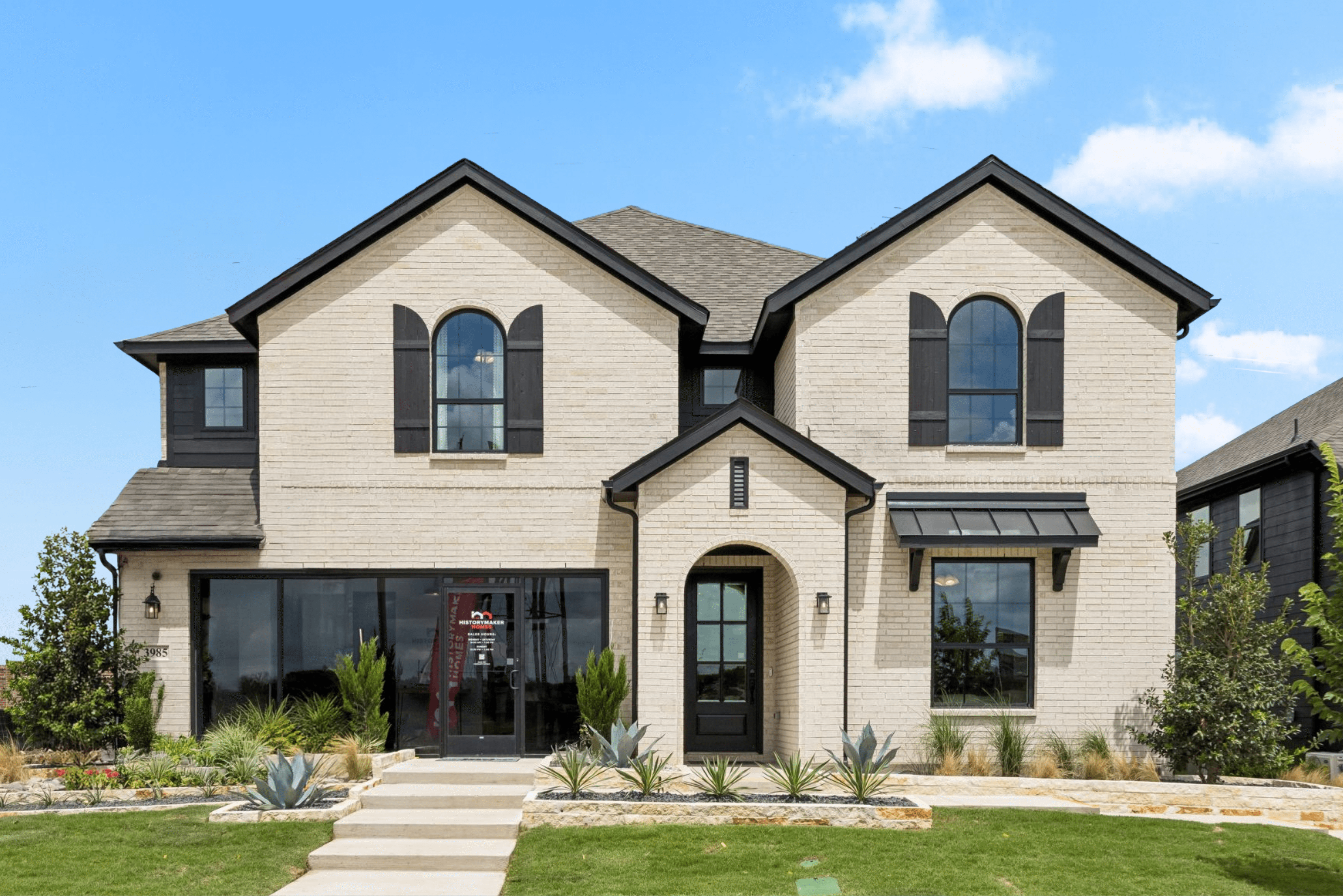 casa en Century Farms por HistoryMaker Homes