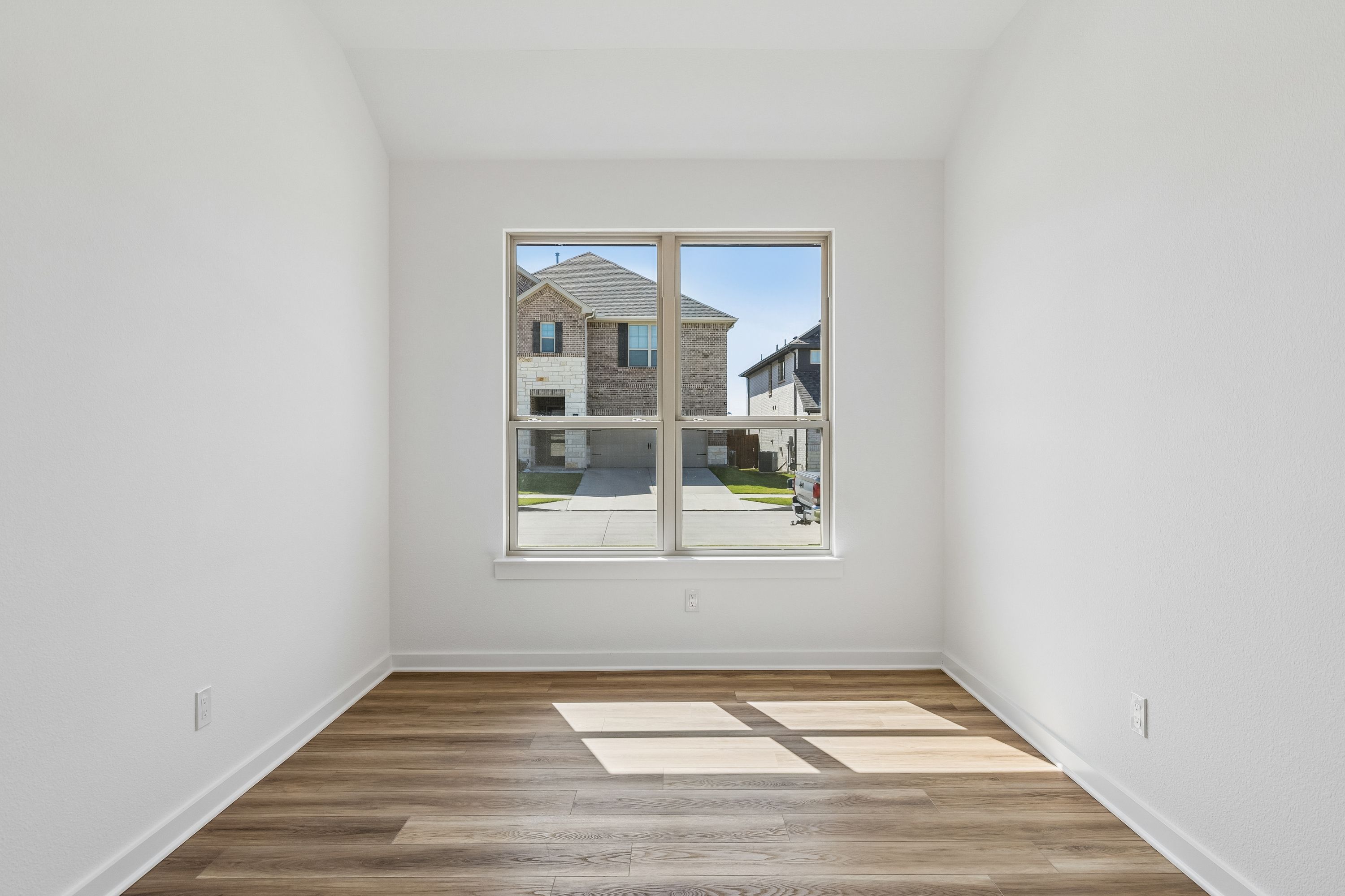 5-748Grand_005