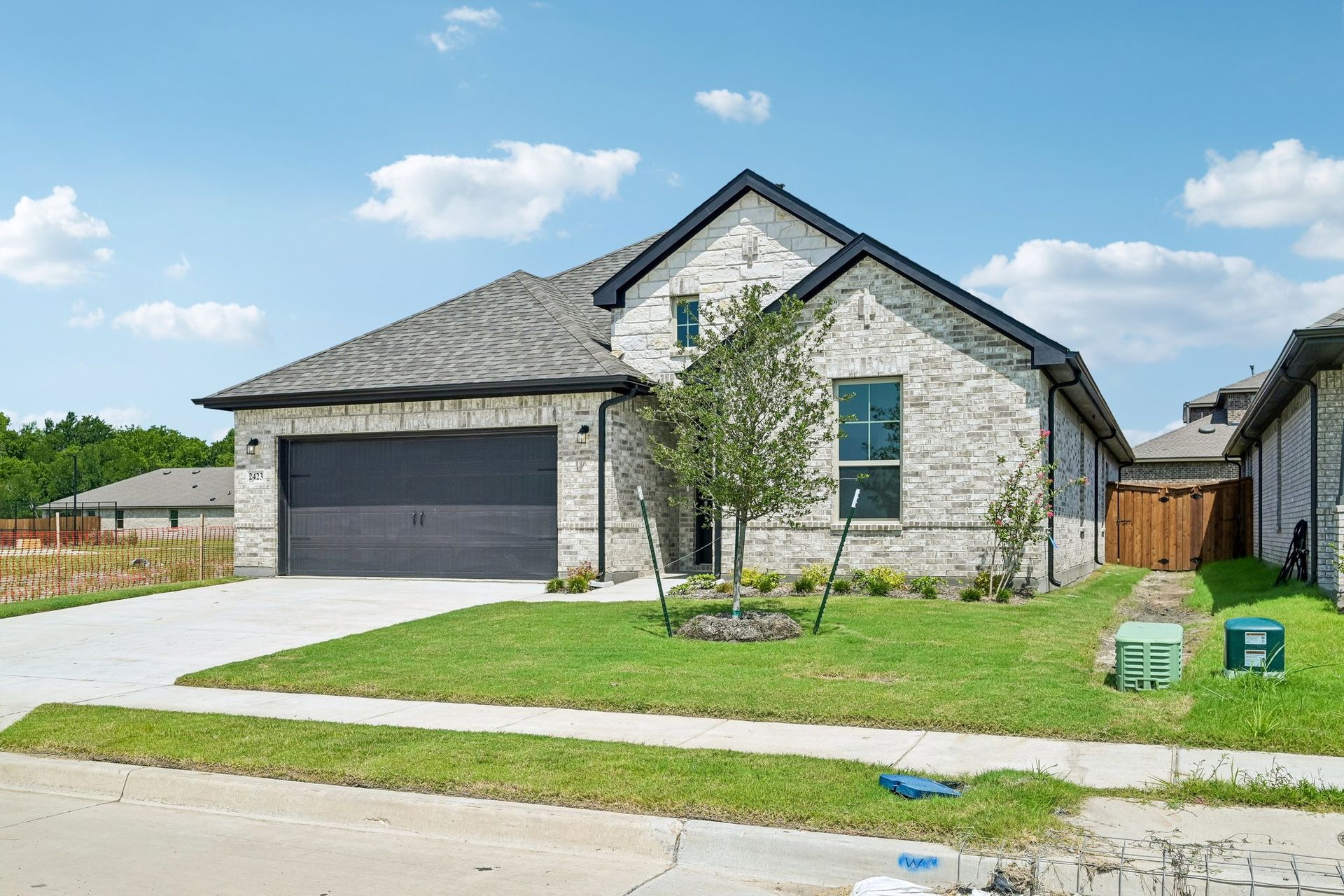 3-web-or-mls-Liberty Crossing Ave-S3107-003
