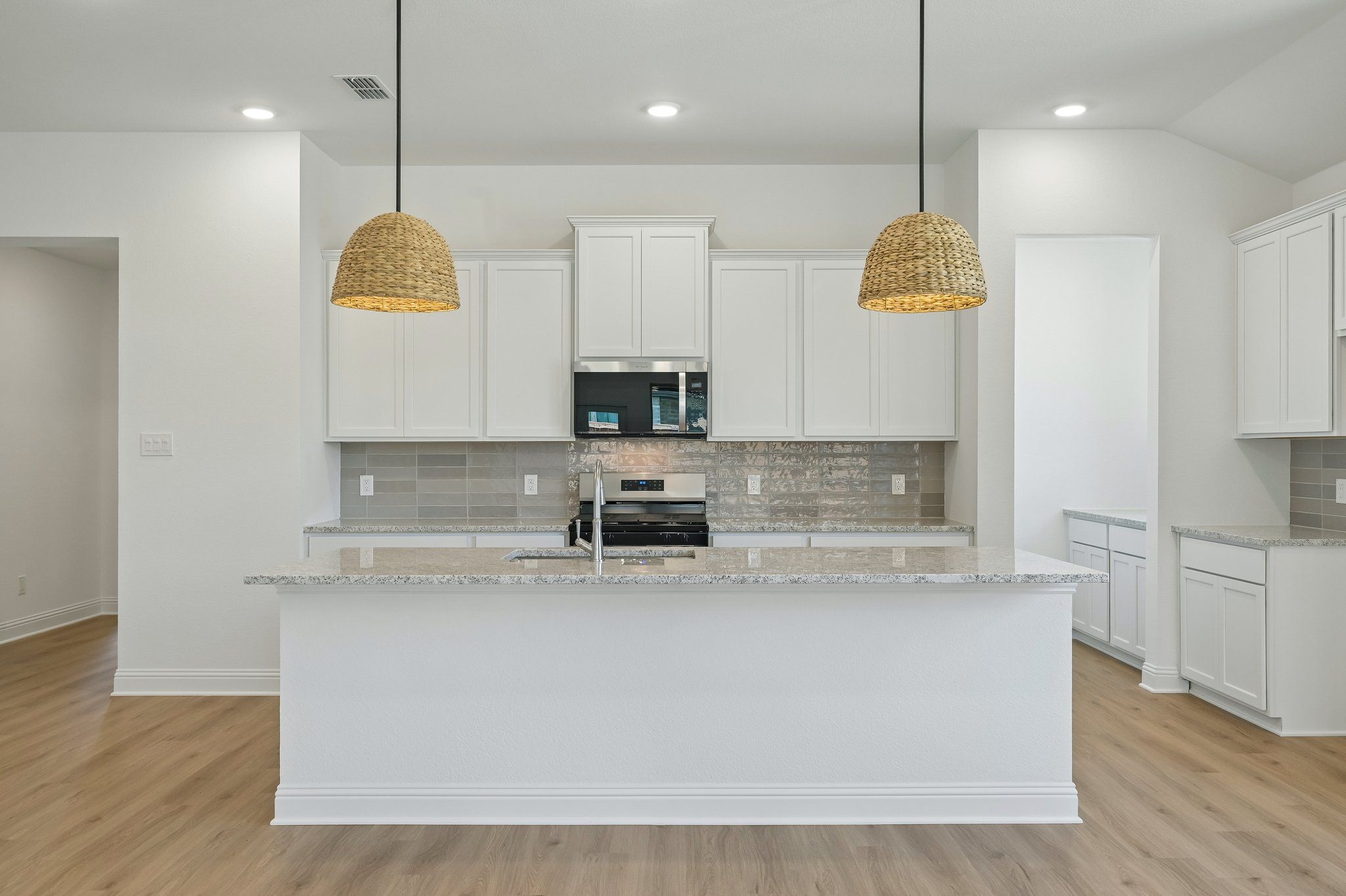 16-web-or-mls-Liberty Crossing Ave-S3107-016