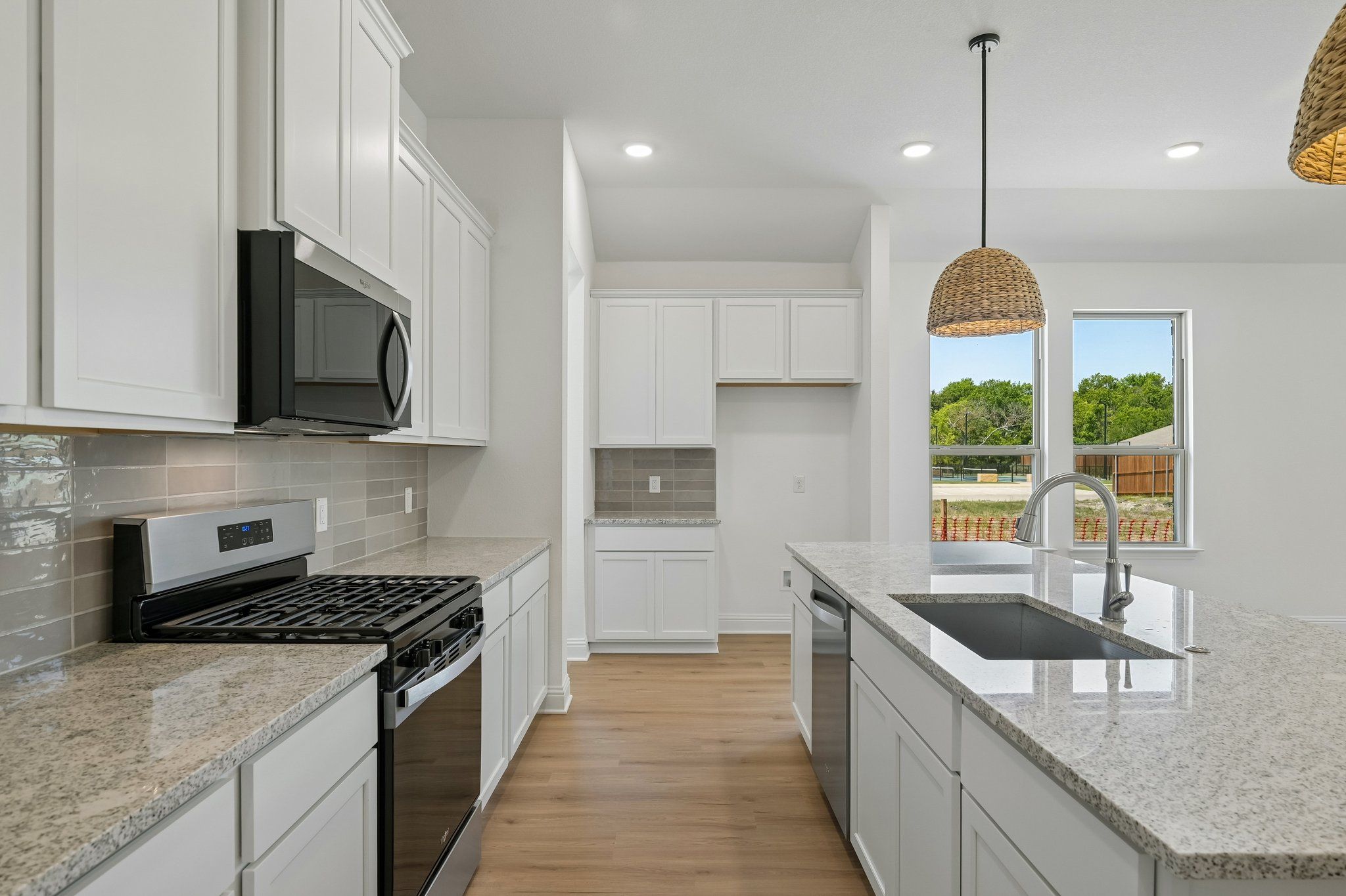 12-web-or-mls-Liberty Crossing Ave-S3107-012