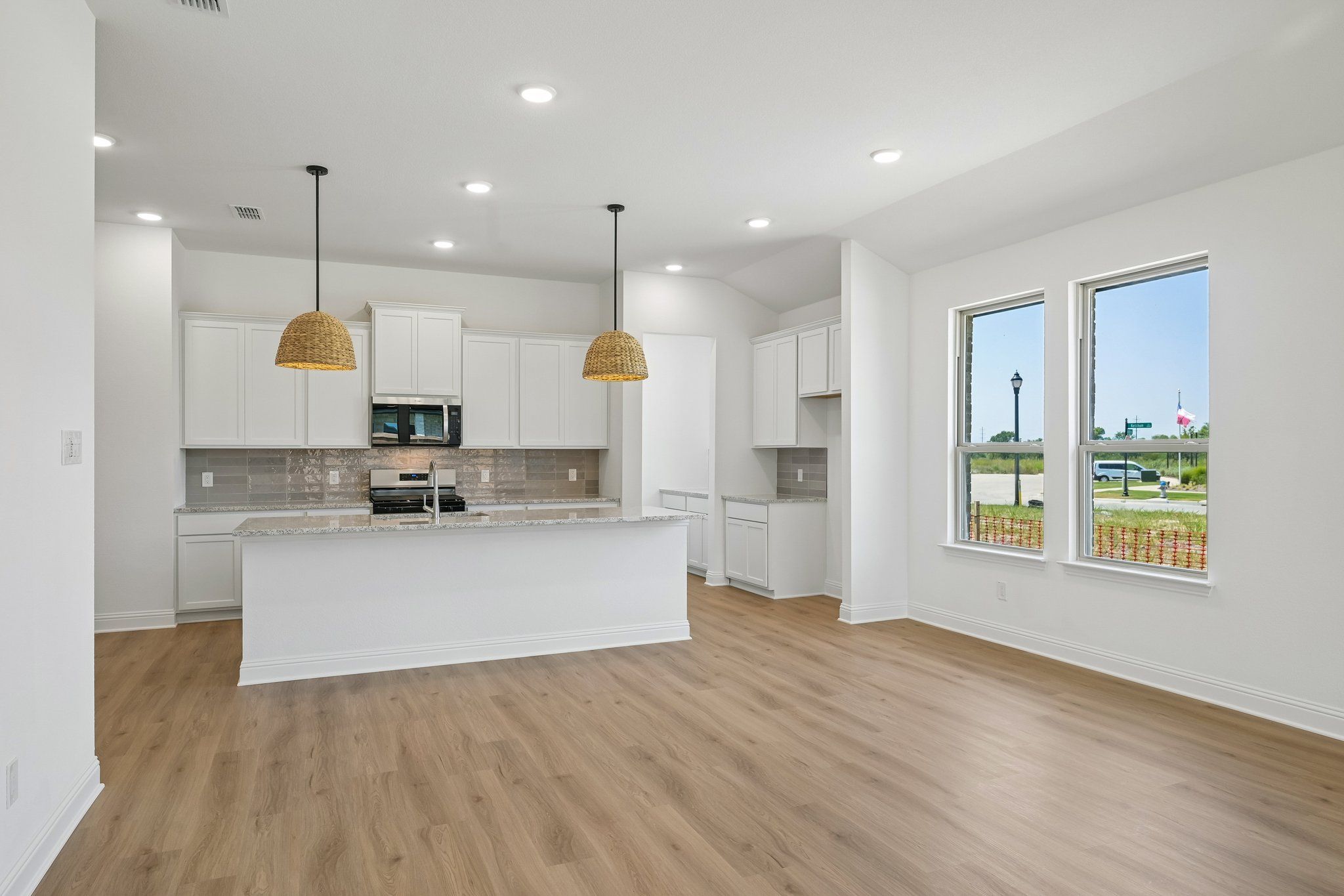 18-web-or-mls-Liberty Crossing Ave-S3107-018