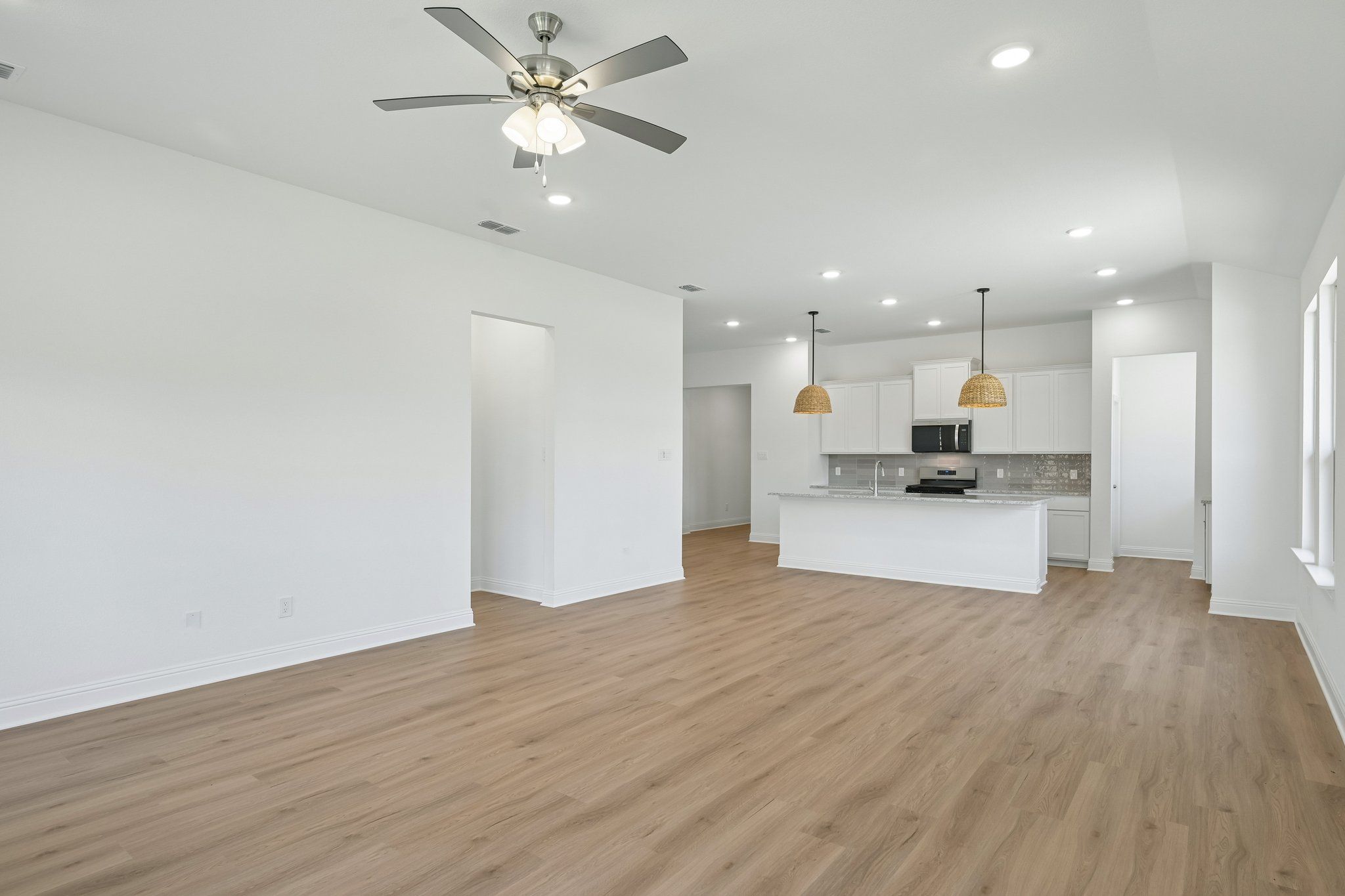 10-web-or-mls-Liberty Crossing Ave-S3107-010