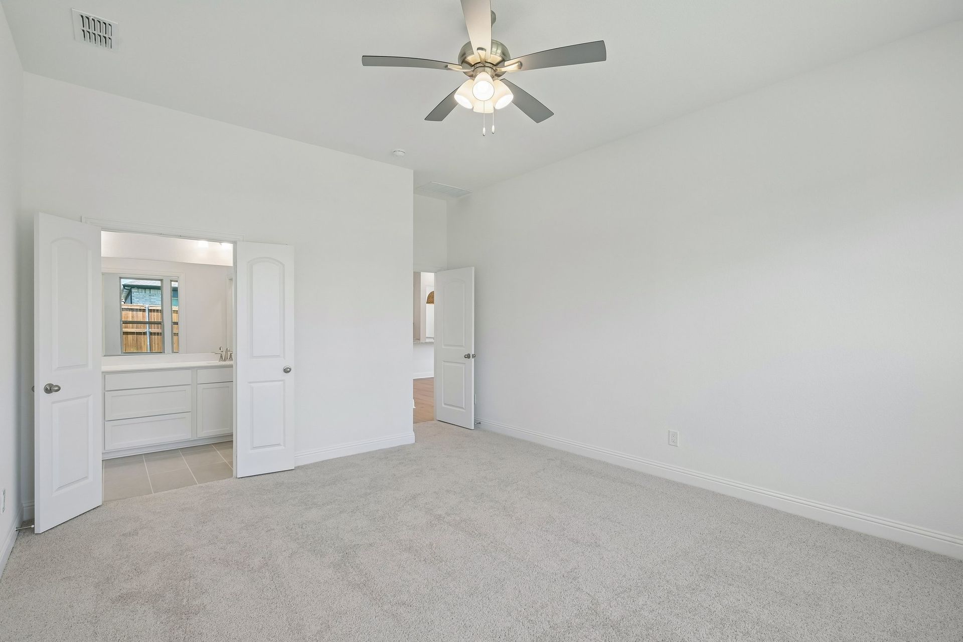 32-web-or-mls-Liberty Crossing Ave-S3107-032