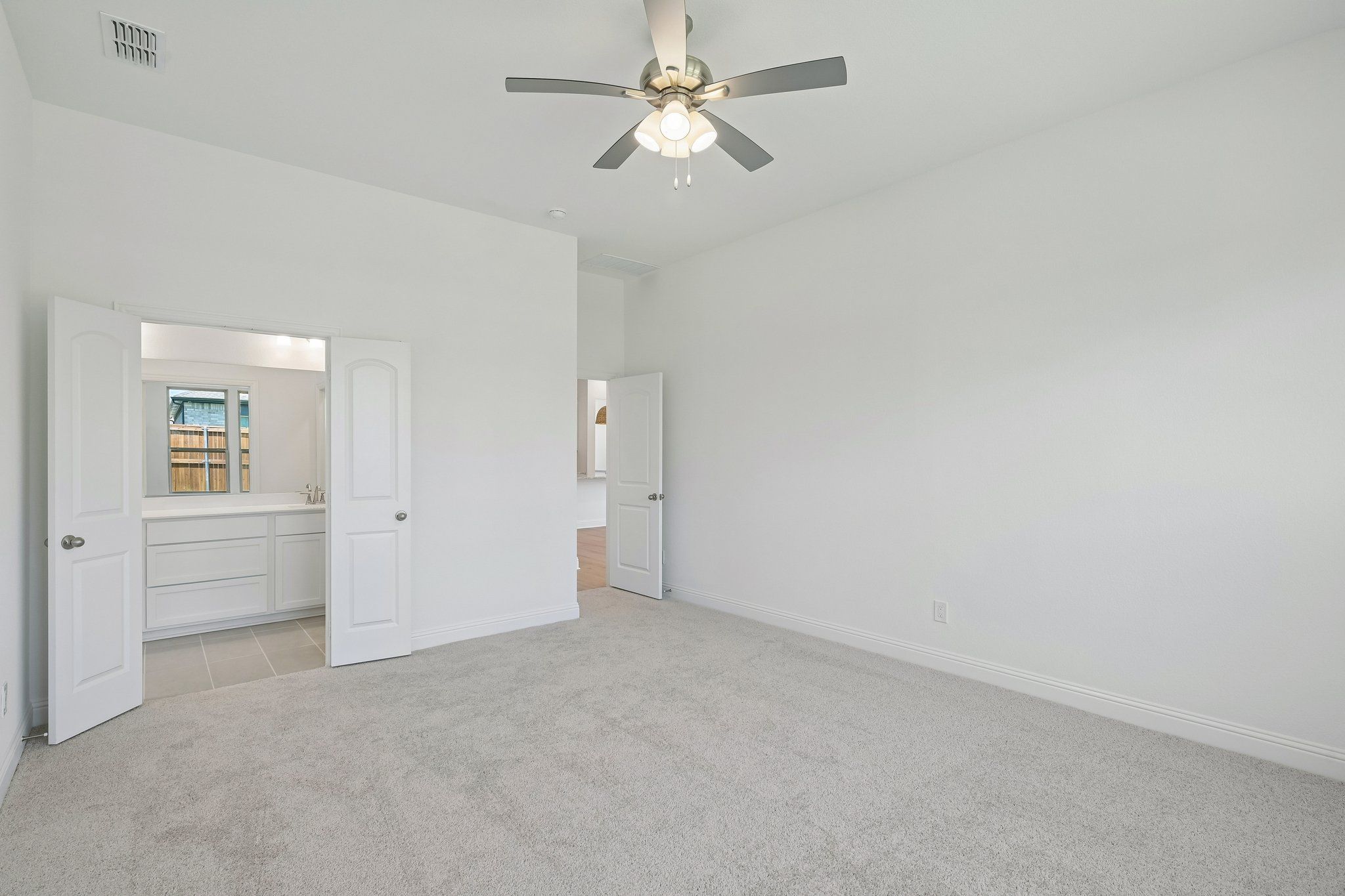 32-web-or-mls-Liberty Crossing Ave-S3107-032