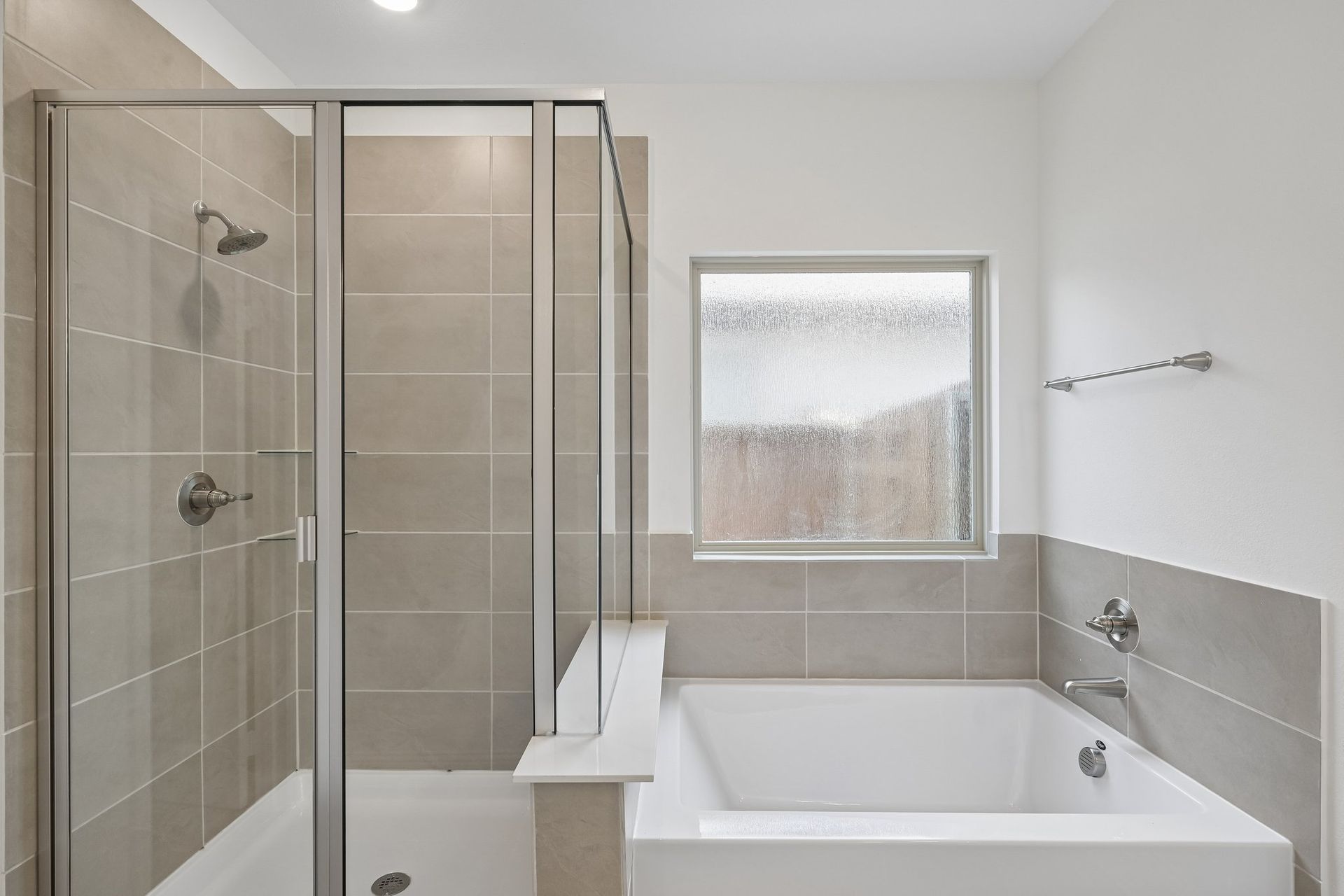 34-web-or-mls-Liberty Crossing Ave-S3107-034