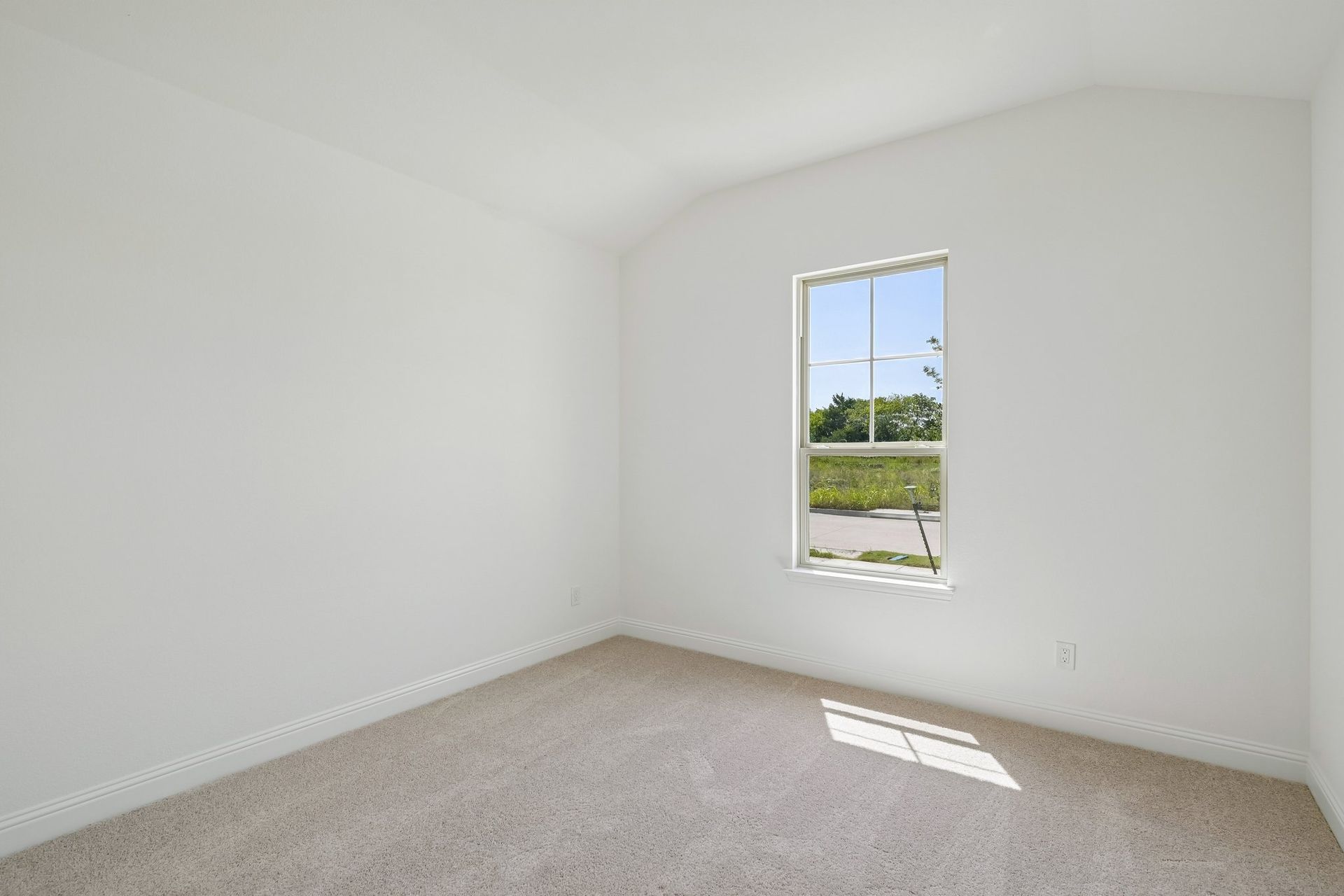 21-web-or-mls-Liberty Crossing Ave-S3107-021