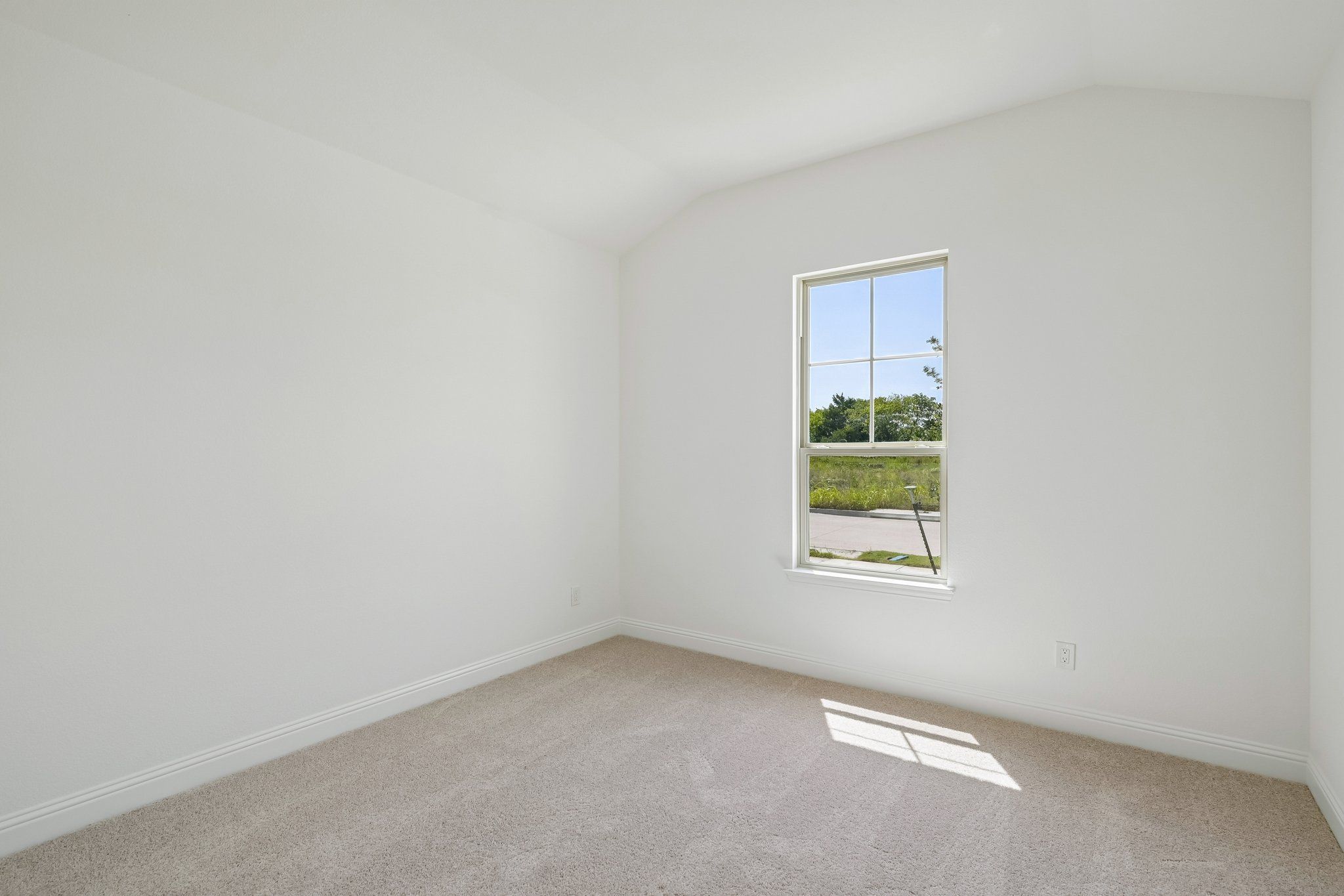 21-web-or-mls-Liberty Crossing Ave-S3107-021