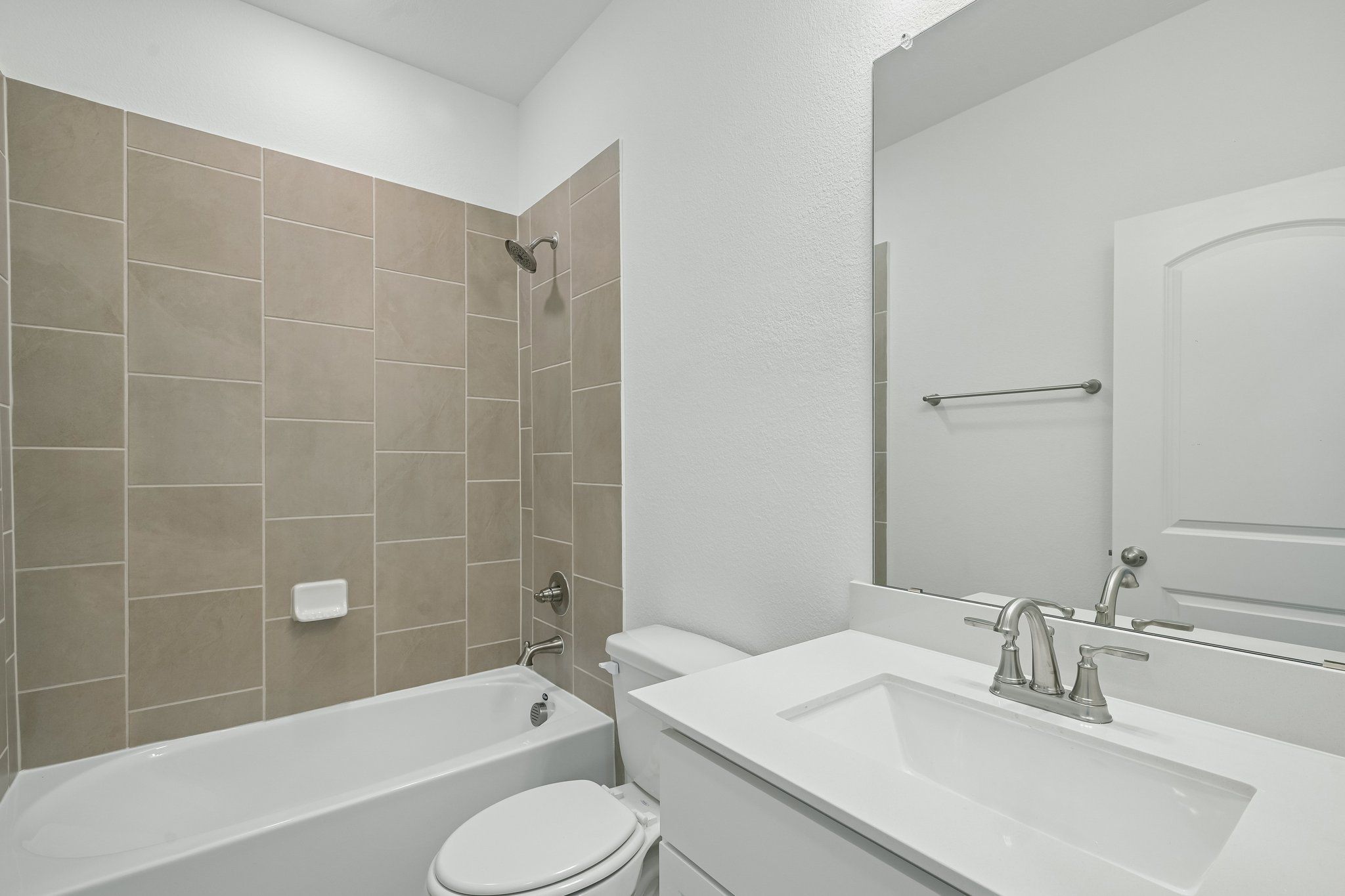 23-web-or-mls-Liberty Crossing Ave-S3107-023