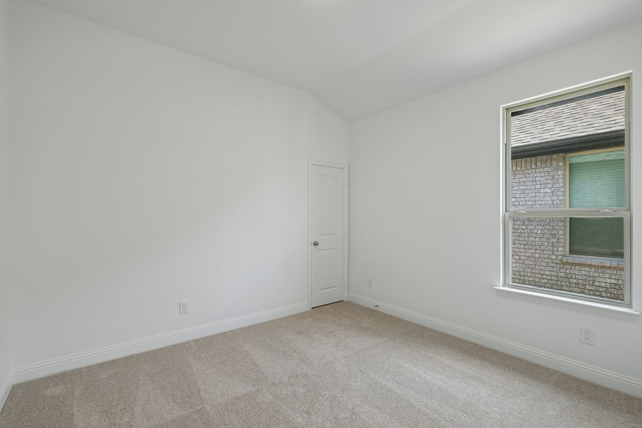 24-web-or-mls-Liberty Crossing Ave-S3107-024