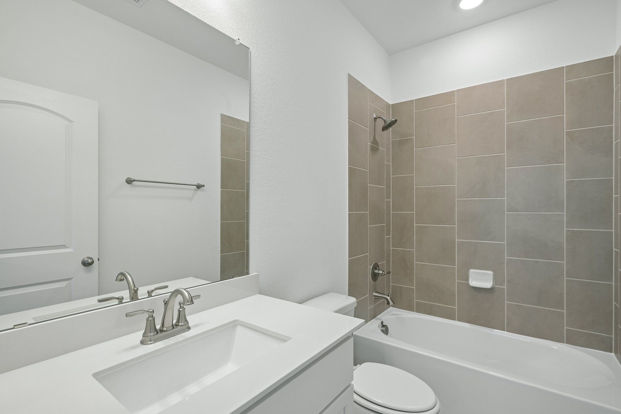 30-web-or-mls-Liberty Crossing Ave-S3107-030