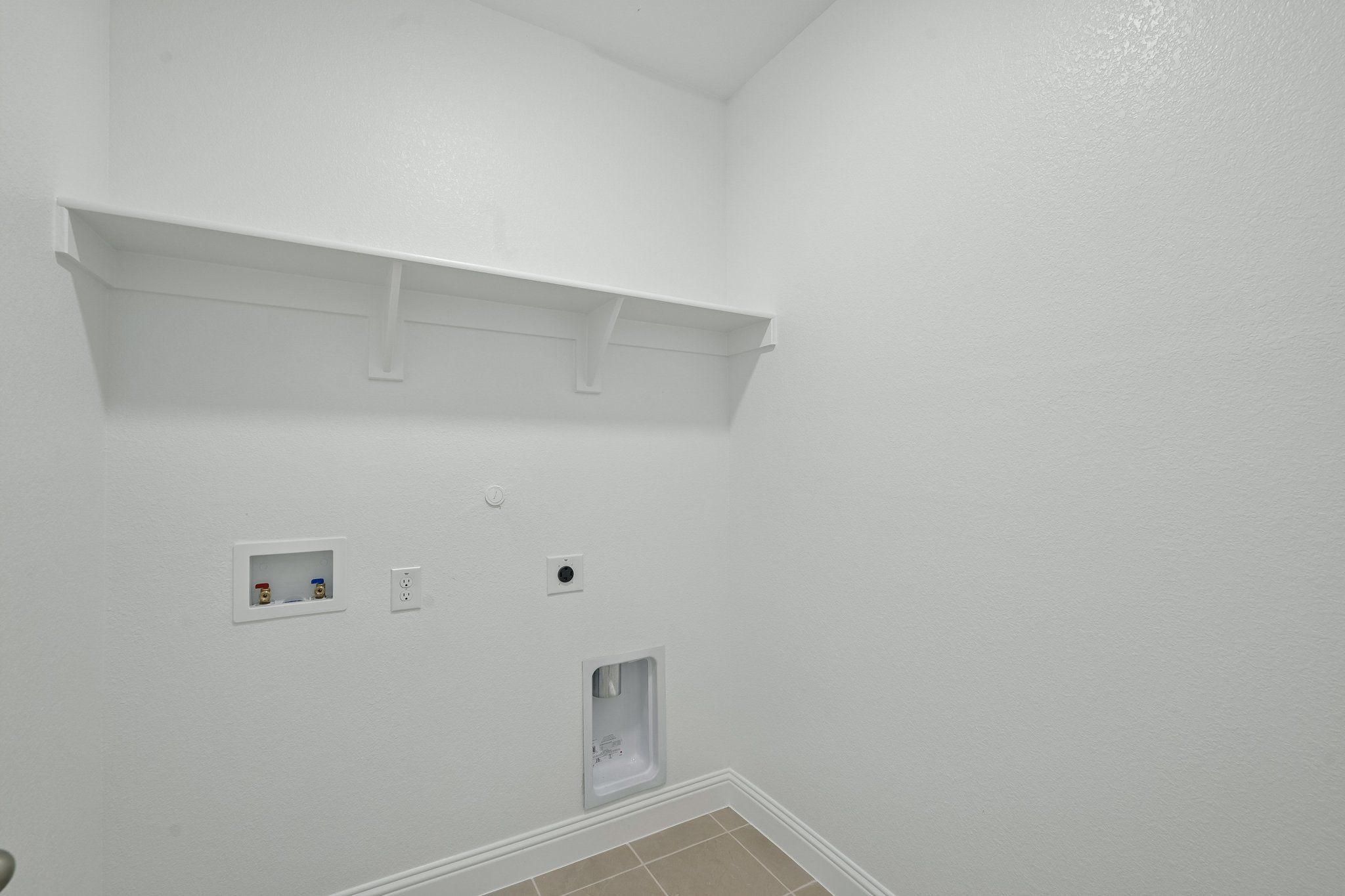27-web-or-mls-Liberty Crossing Ave-S3107-027