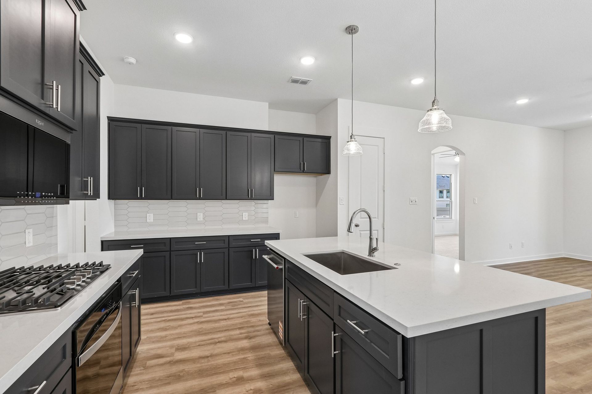 14-web-or-mls-Treeline Parkway-S0108-014