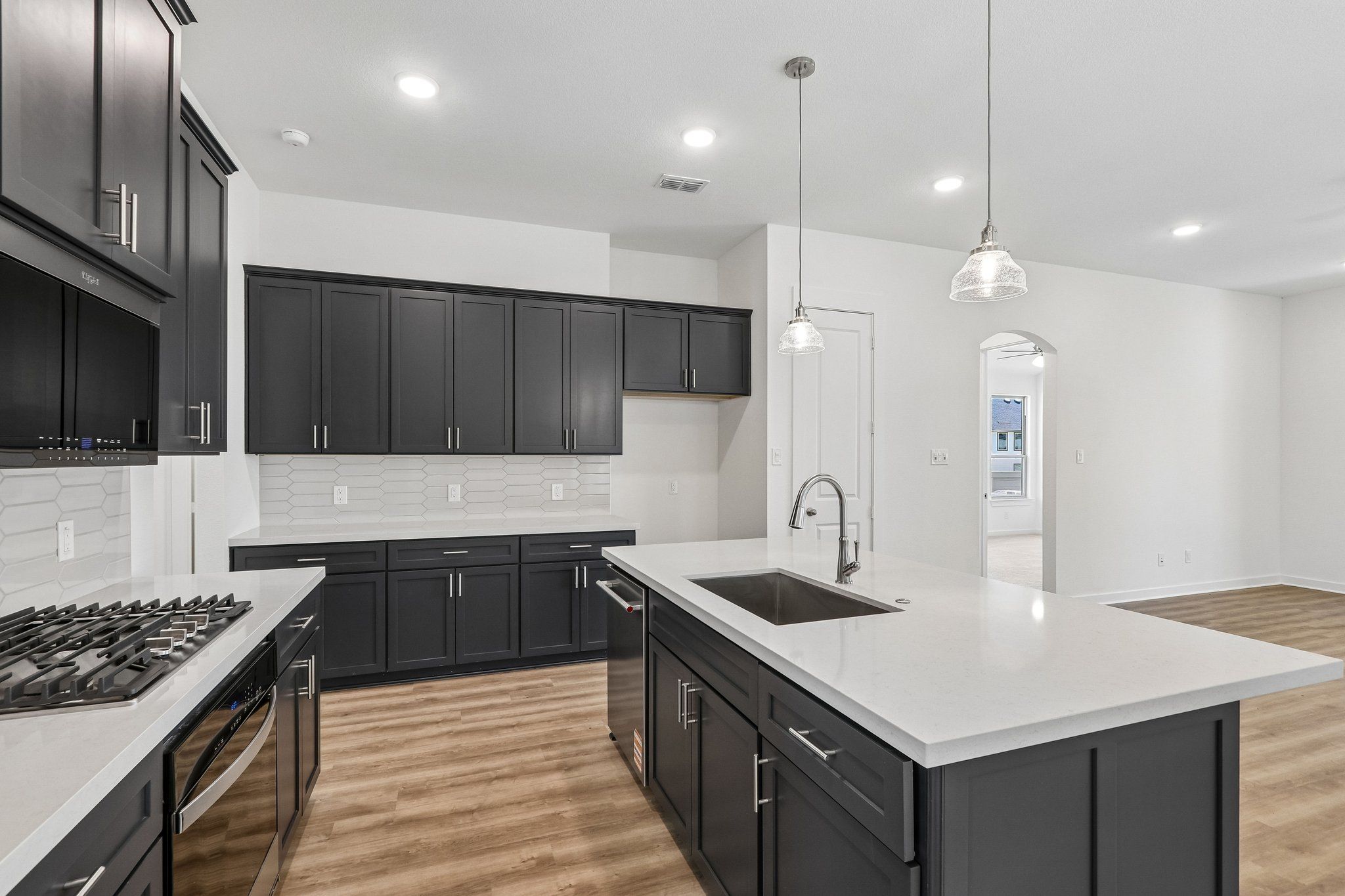14-web-or-mls-Treeline Parkway-S0108-014