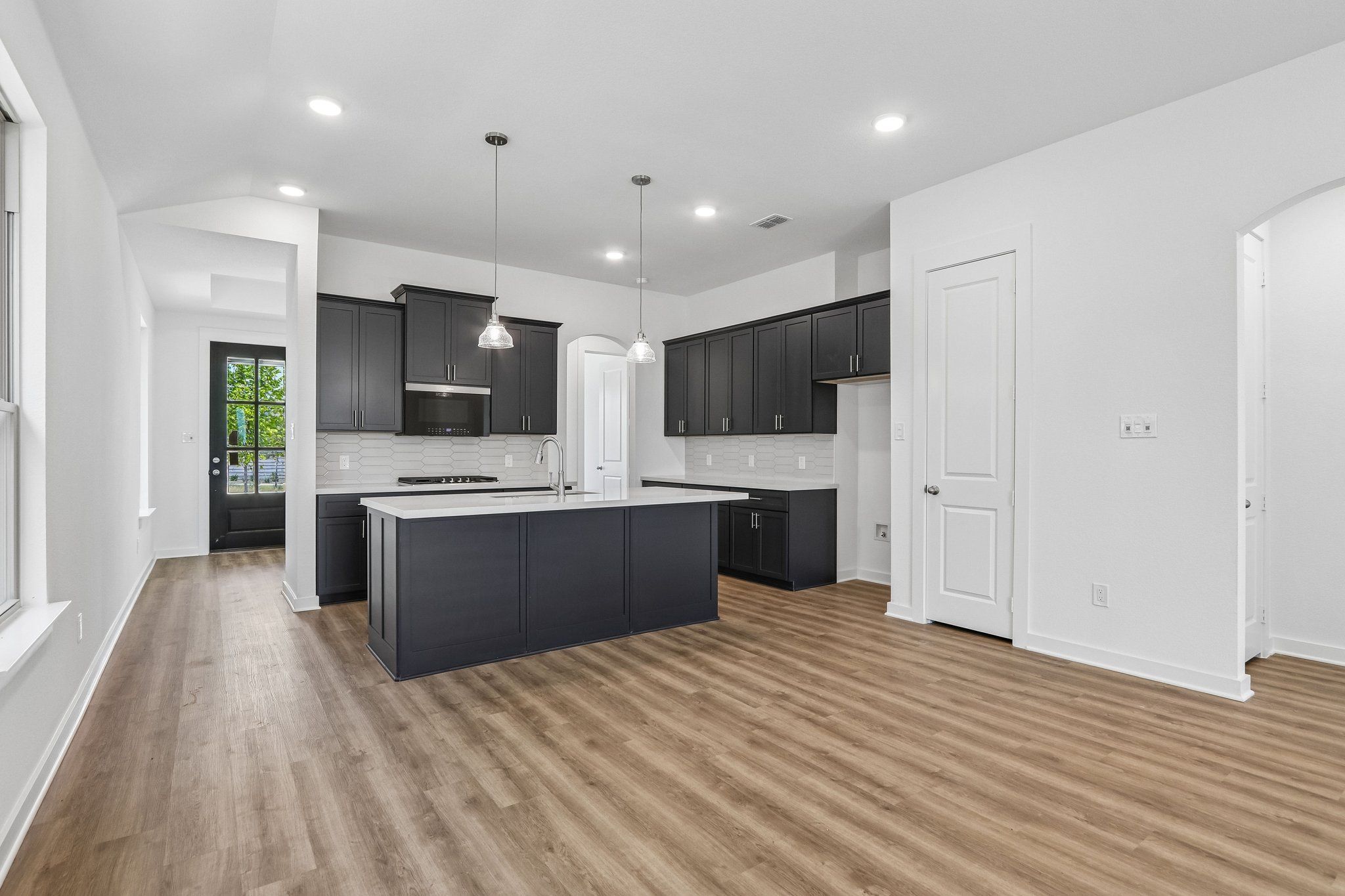 12-web-or-mls-Treeline Parkway-S0108-012