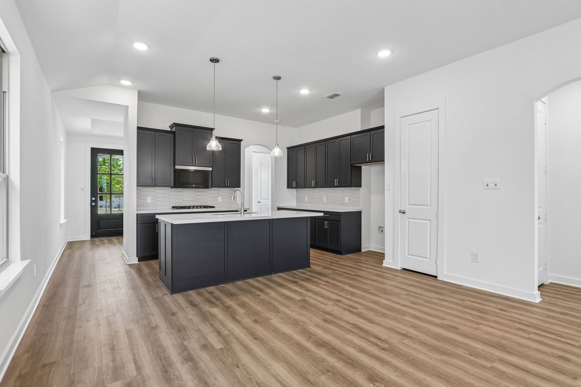 12-web-or-mls-Treeline Parkway-S0108-012