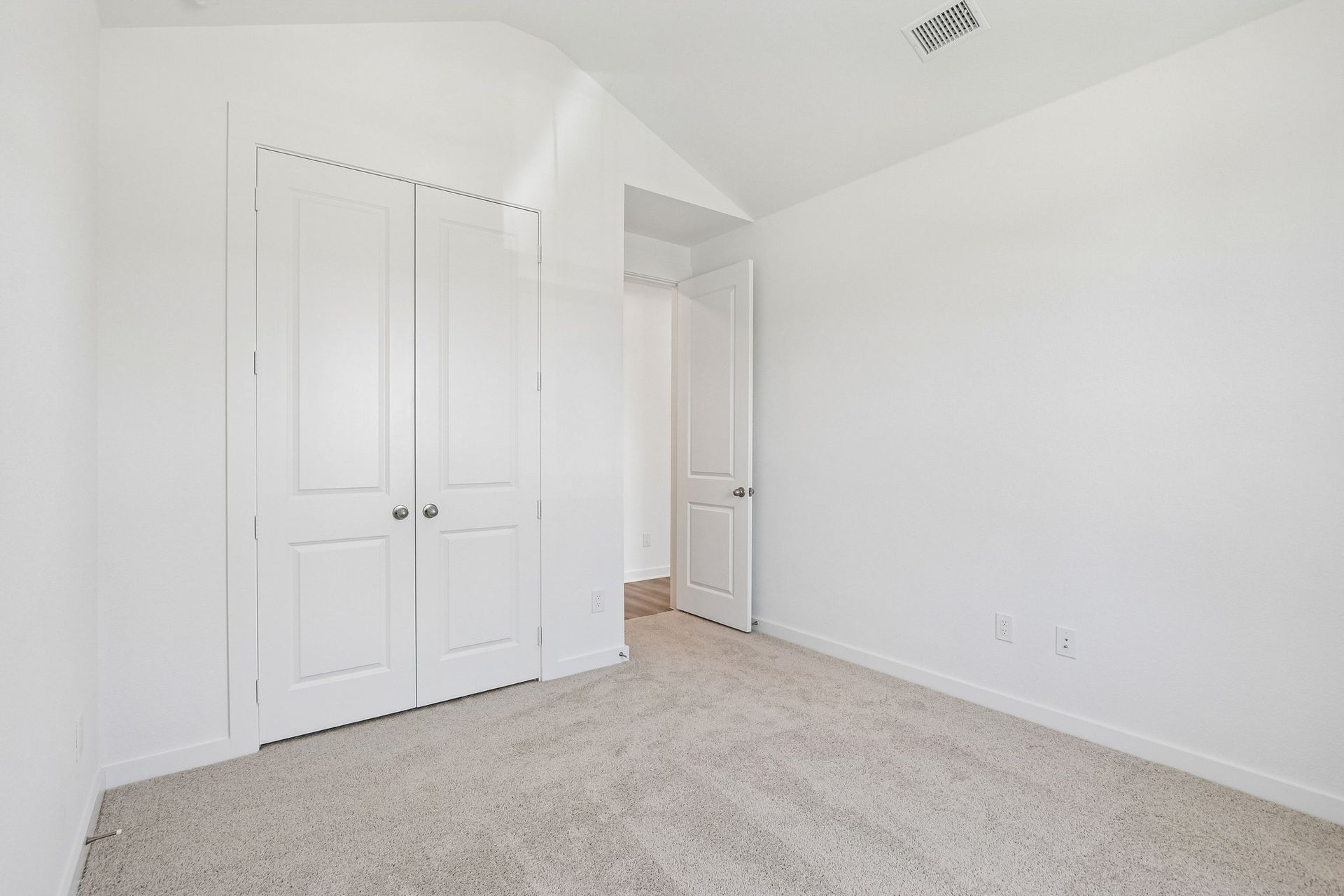 26-web-or-mls-Treeline Parkway-S0108-026