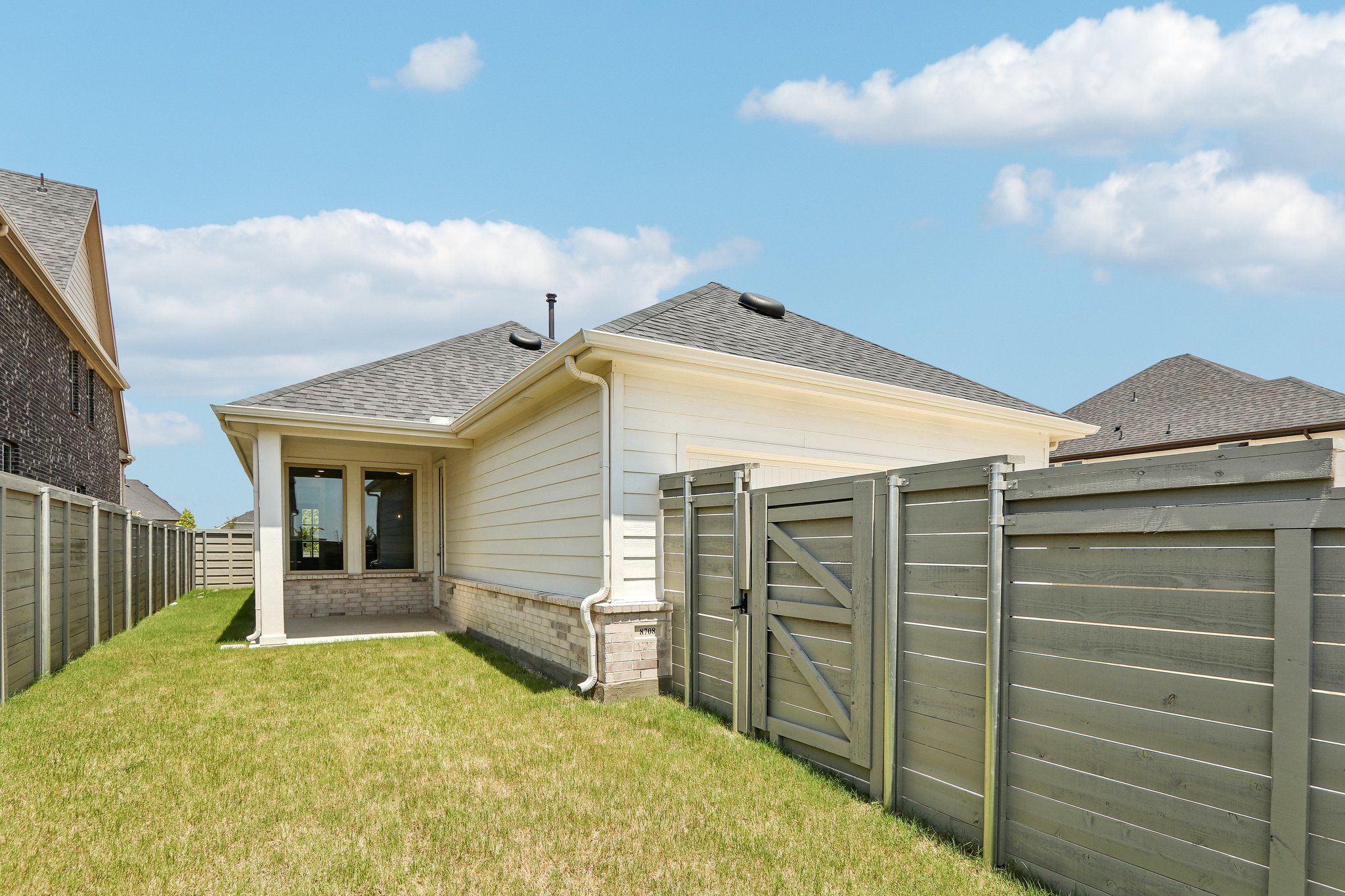 38-web-or-mls-Treeline Parkway-S0108-038