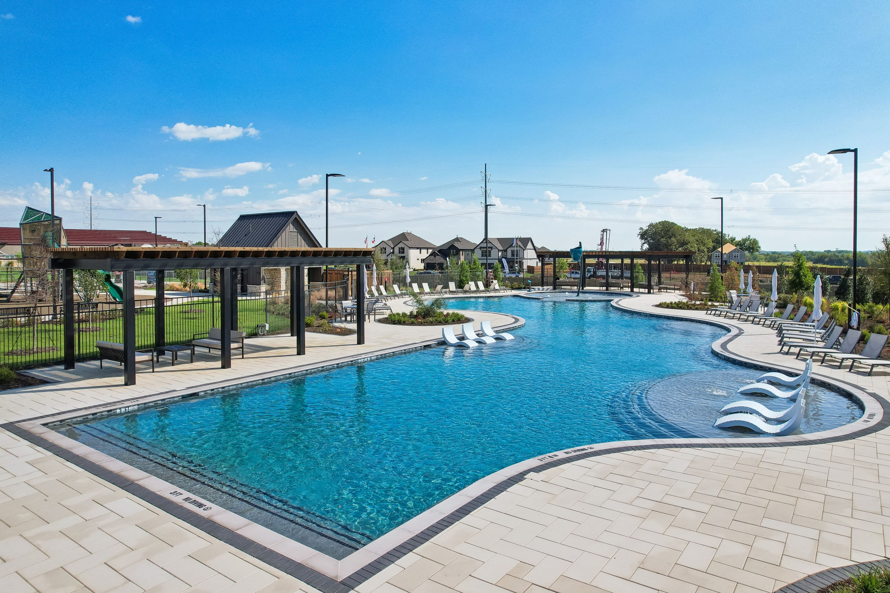 casa en Century Farms por HistoryMaker Homes