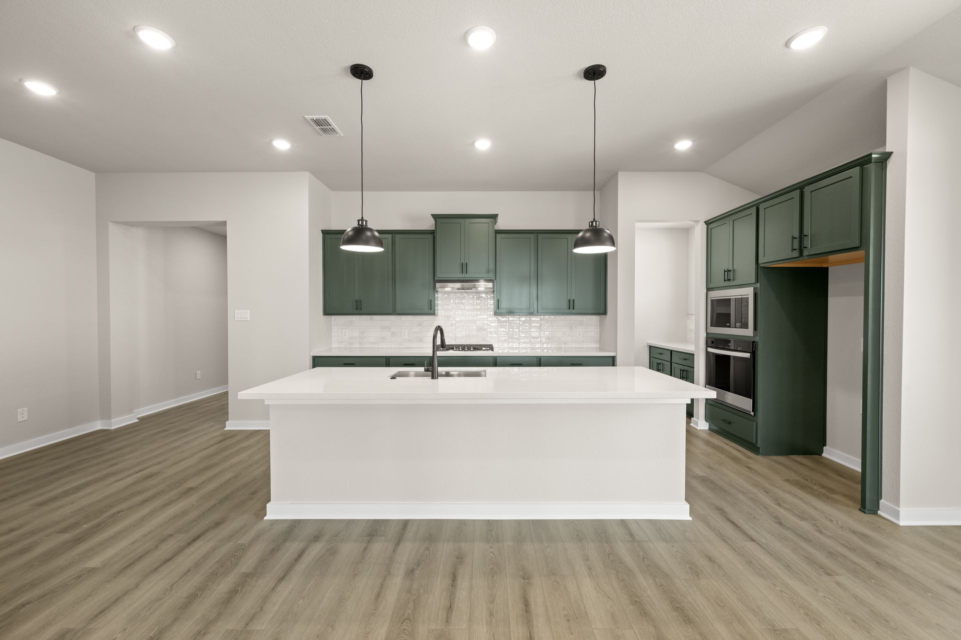 11_6900 Deadwood- Kitchen-1