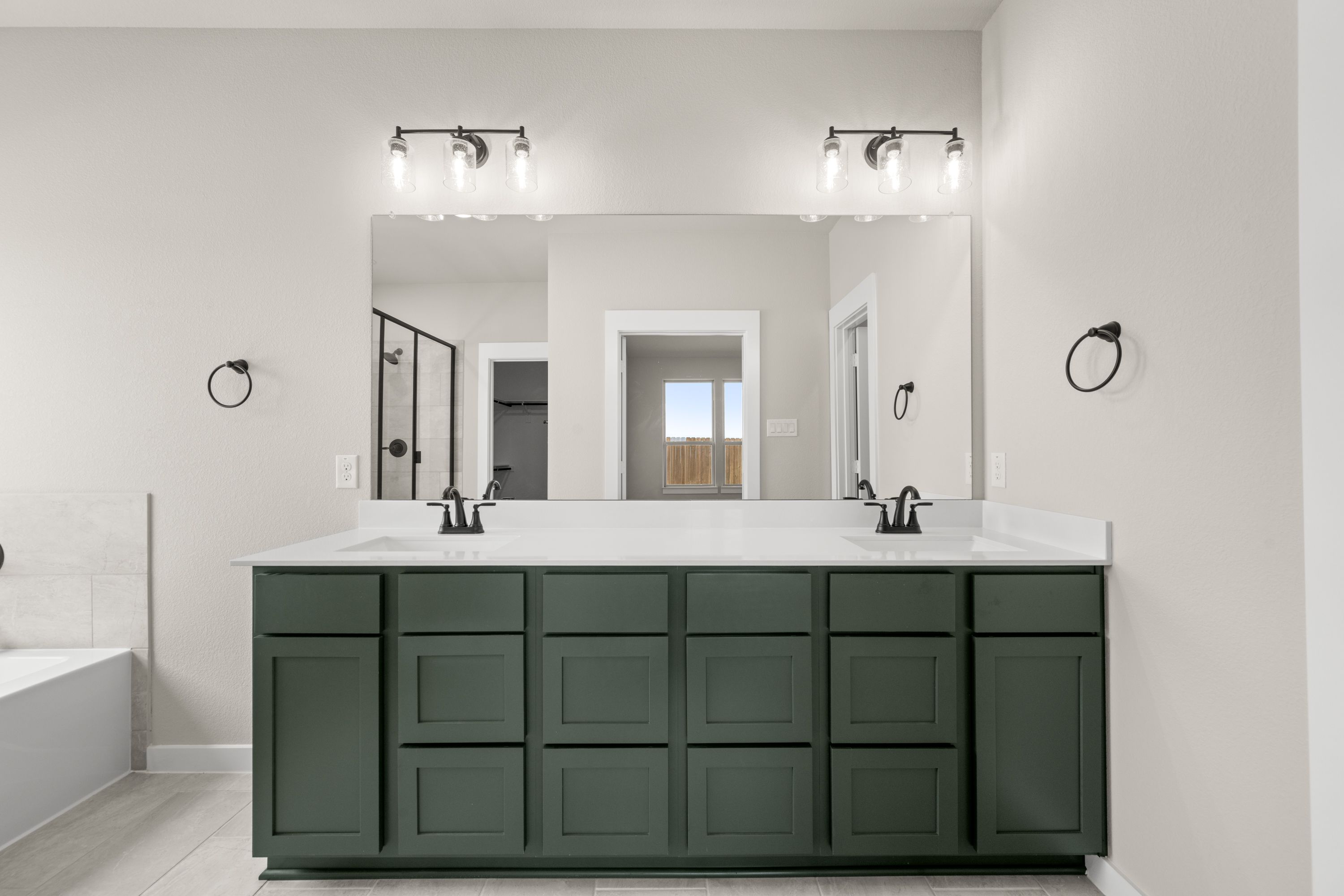 23_6900 Deadwood- Primary Suite-3