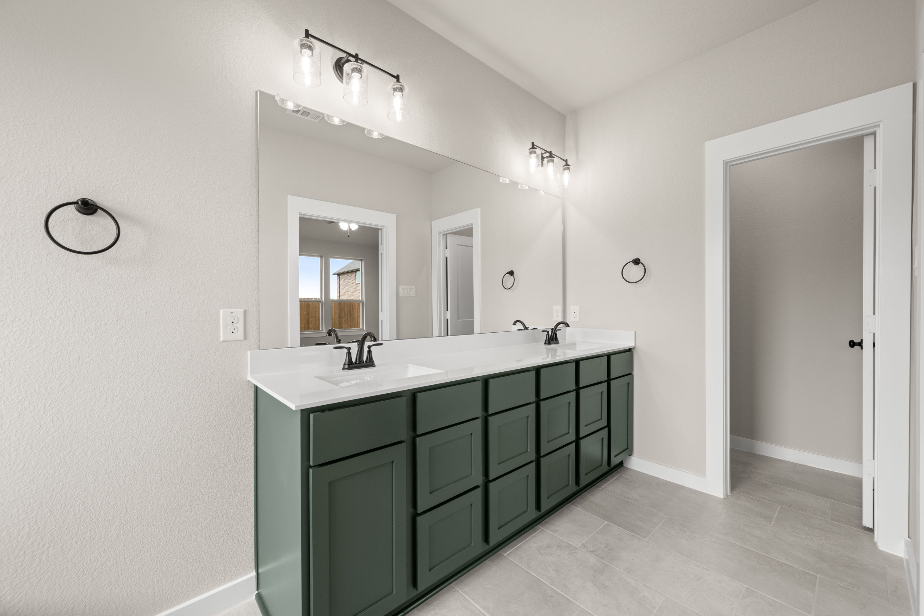 24_6900 Deadwood- Primary Suite-4