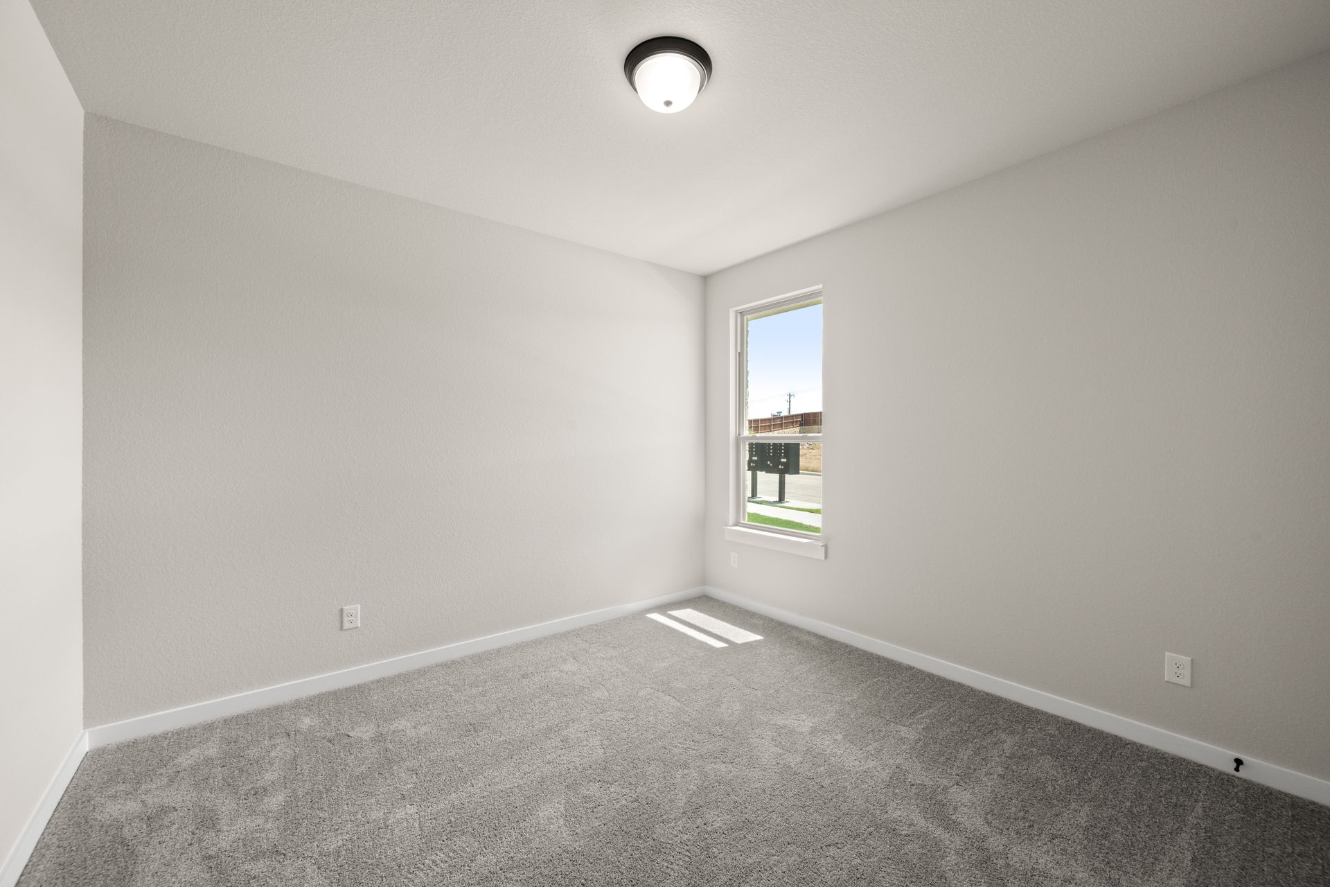 10_6900 Deadwood- Bedroom-2