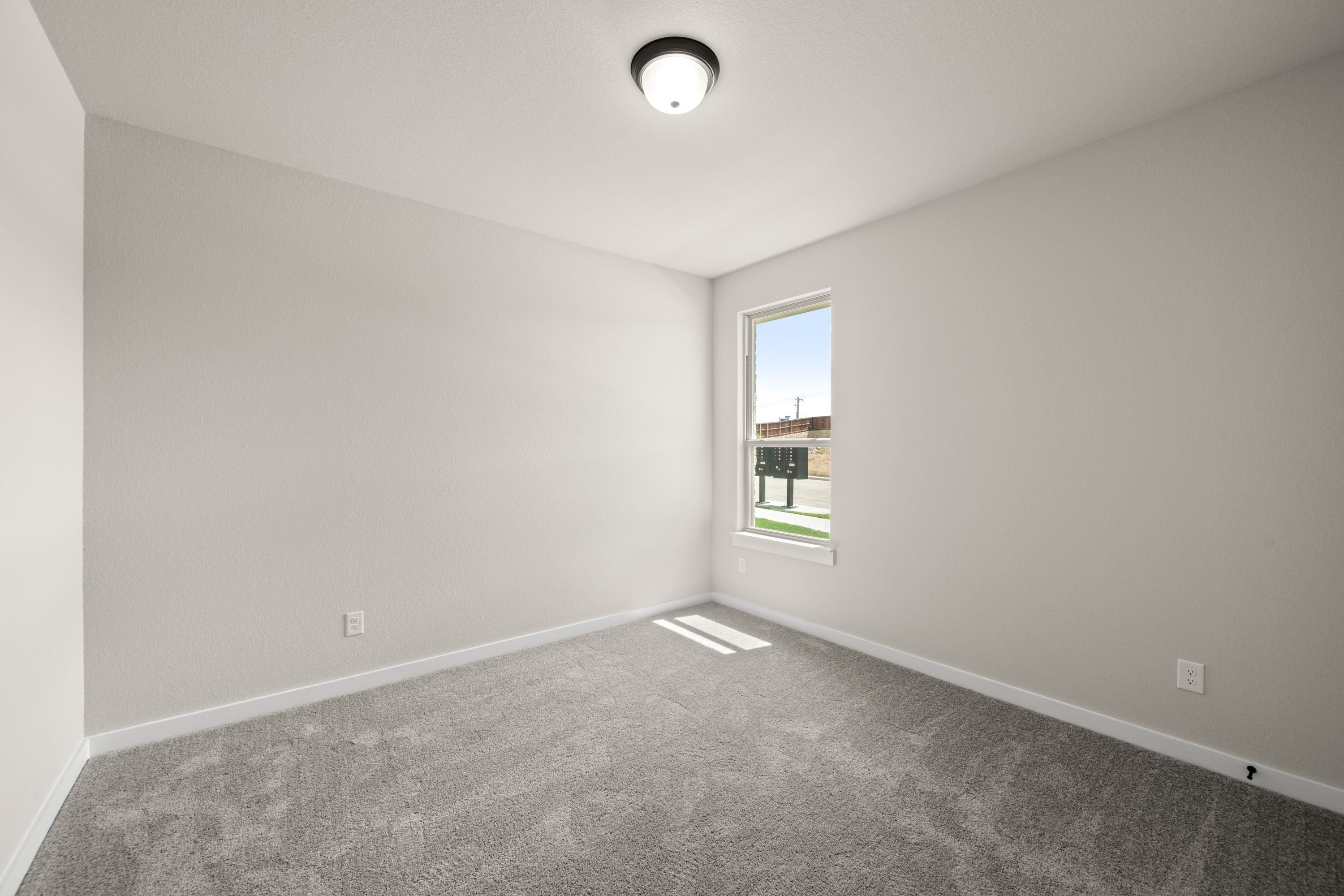 10_6900 Deadwood- Bedroom-2