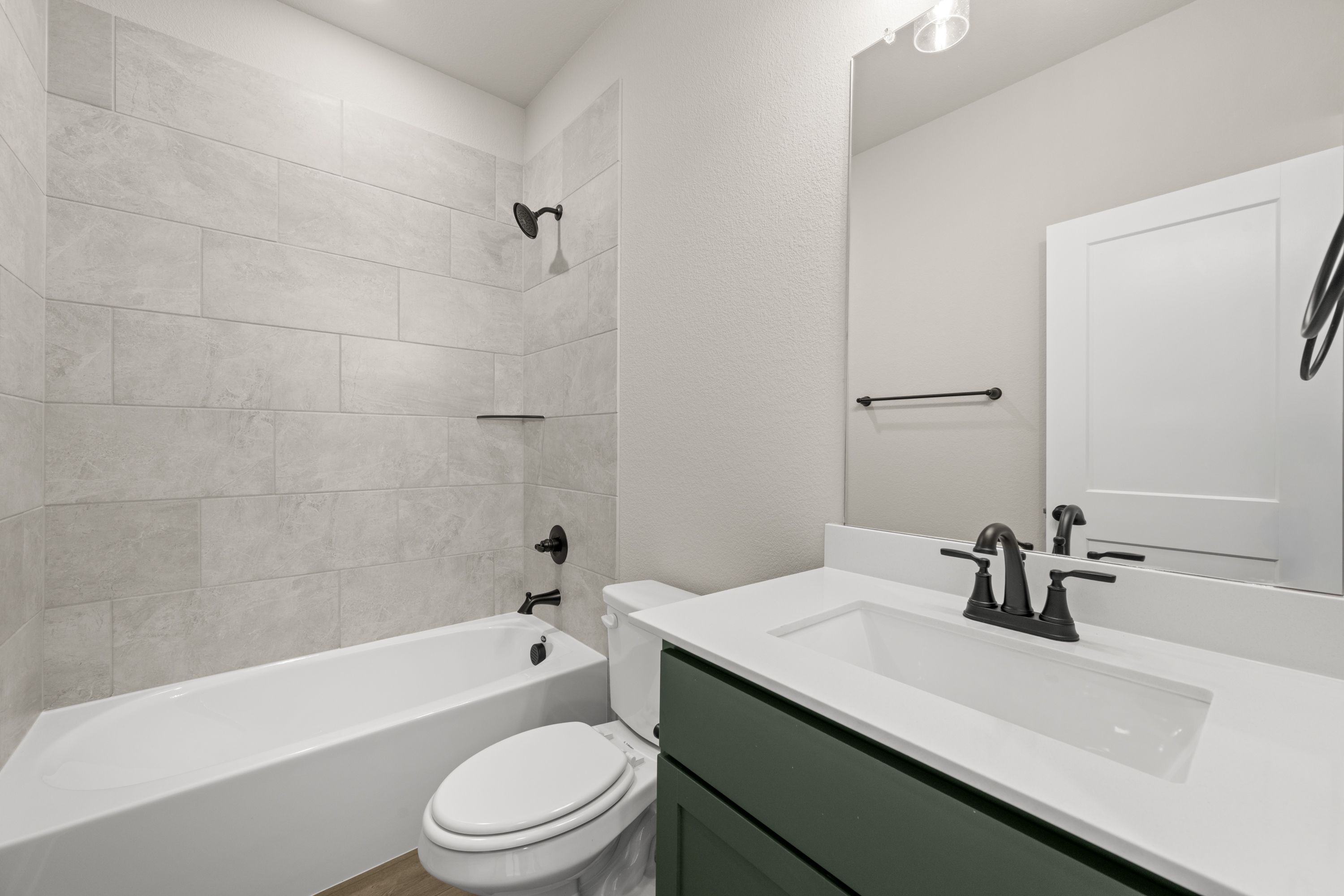 7_6900 Deadwood- Bathroom-1