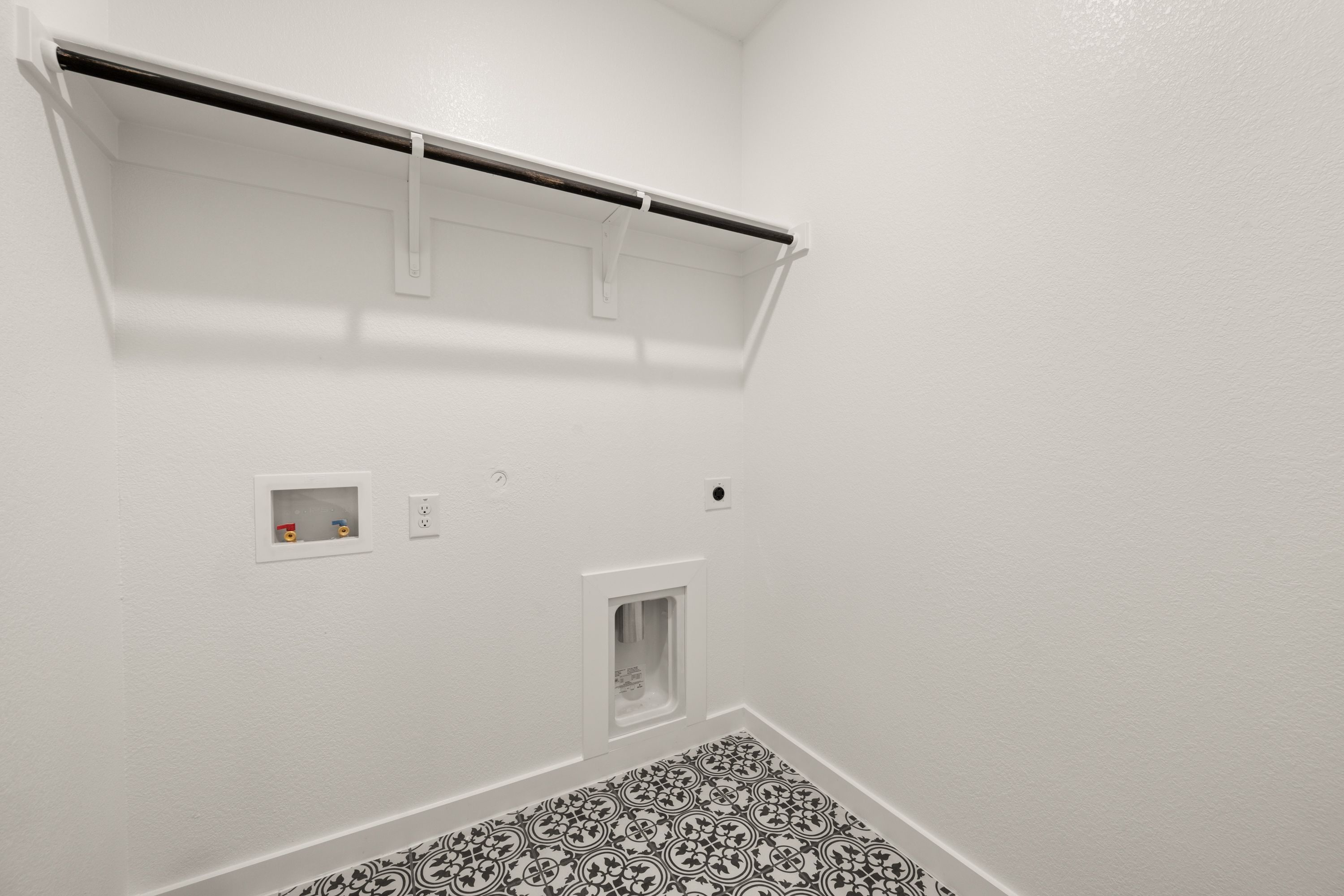 6_6900 Deadwood- Utility-1