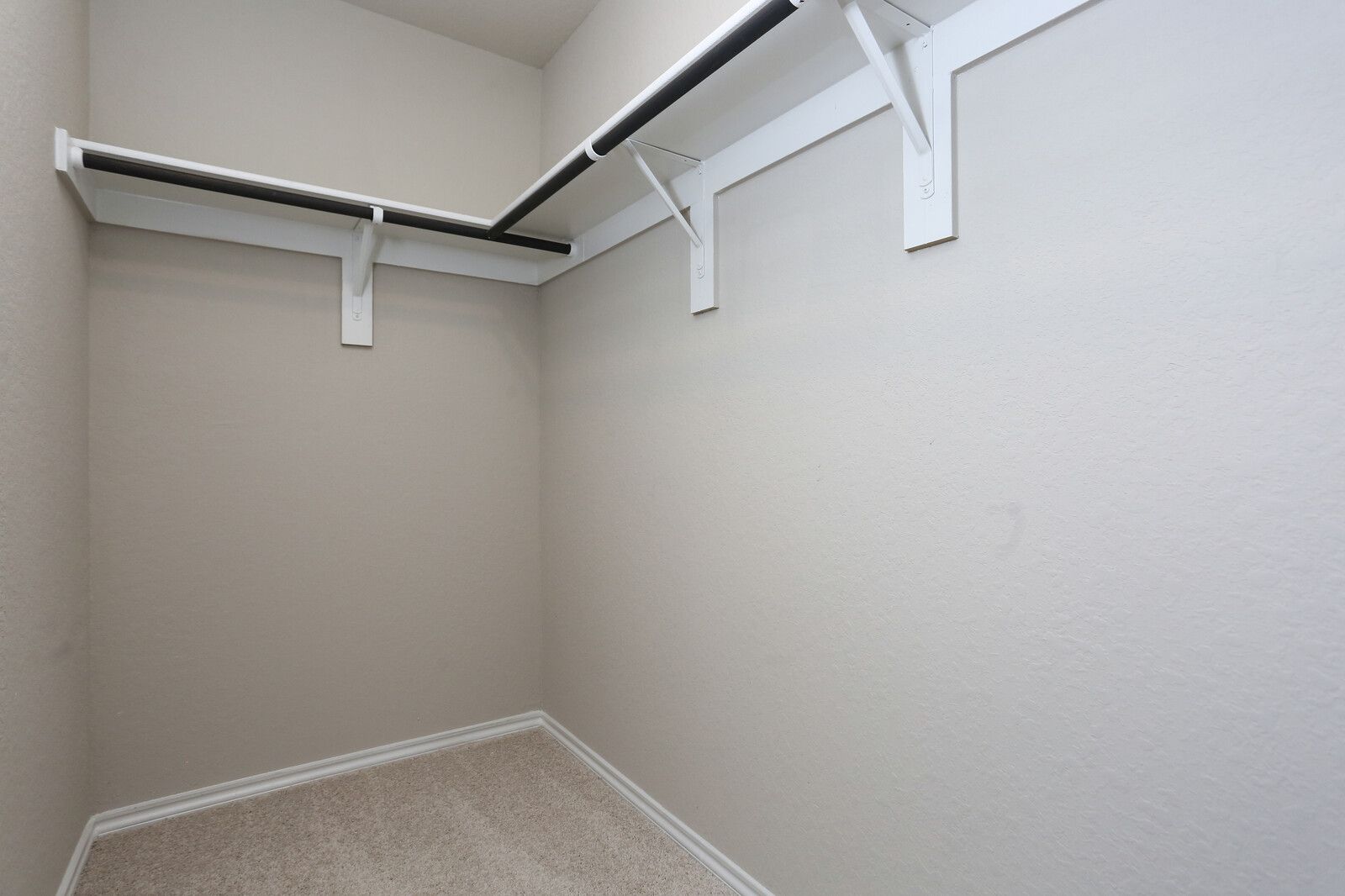 17_8579_Merlin_Cove19_mls