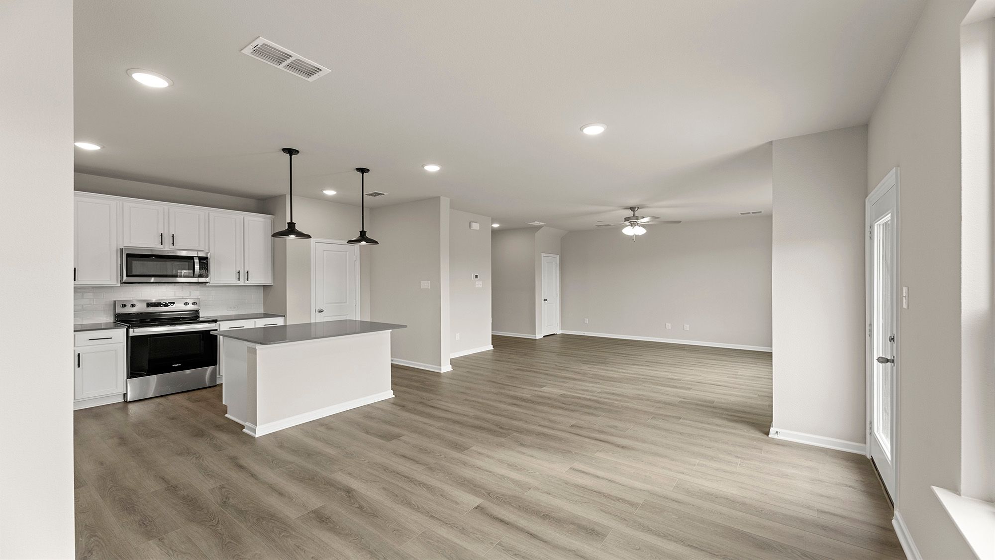 10_11. Montgomery - Dining (2)