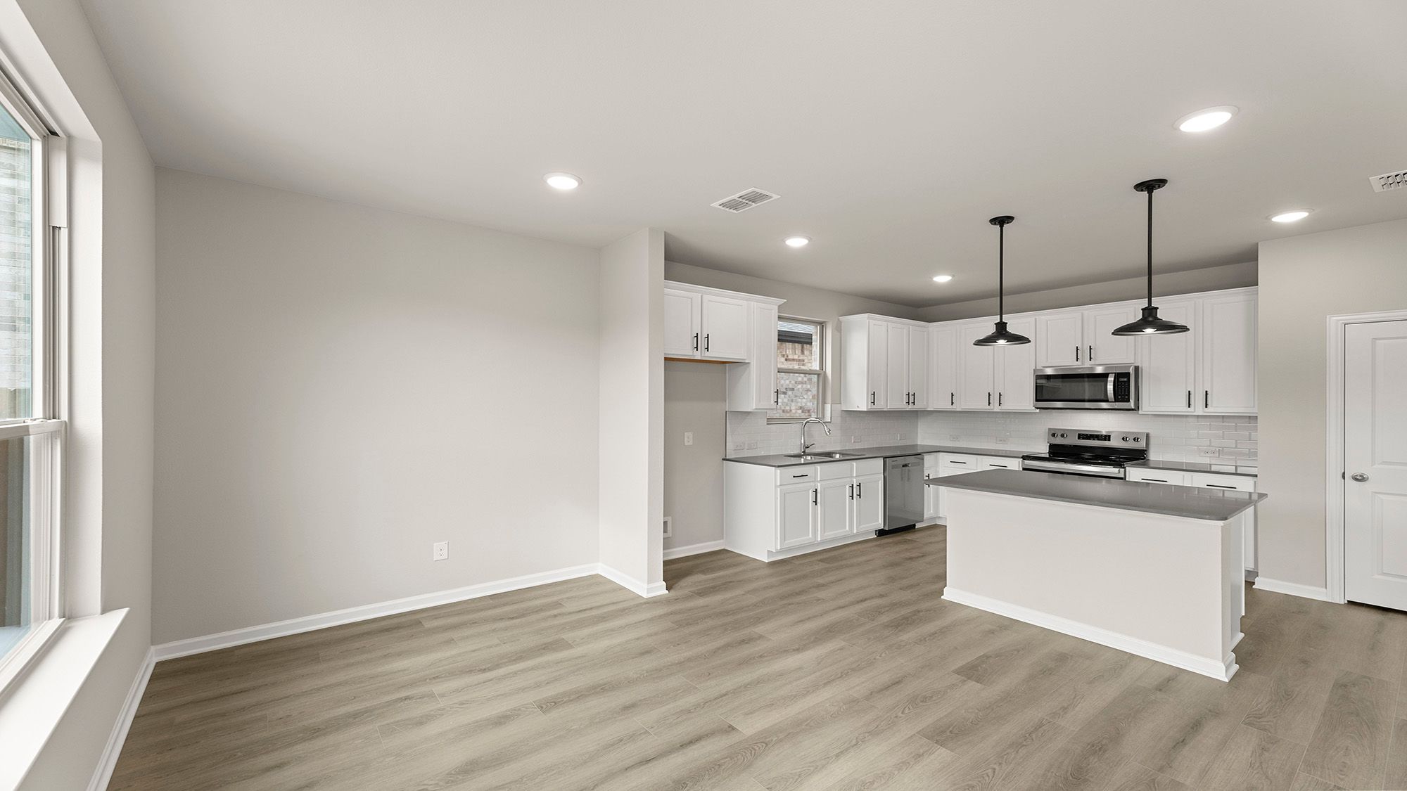 11_12. Montgomery - Dining (3)