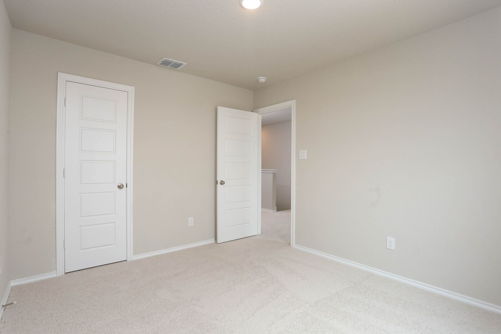 19_8656_Merlin_Cove19_mls